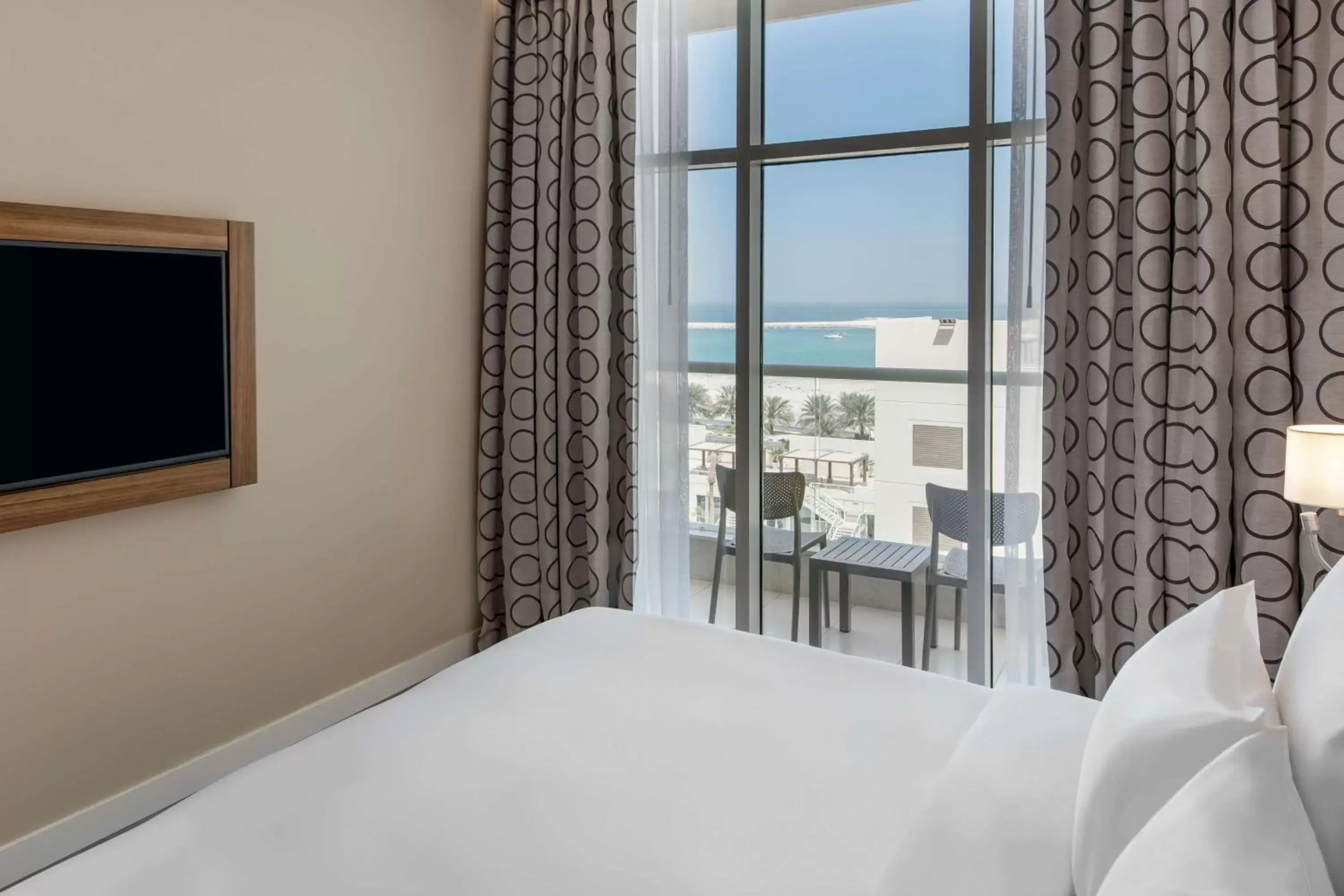 View (from property/room), Bed in Radisson Resort Ras Al Khaimah Marjan Island