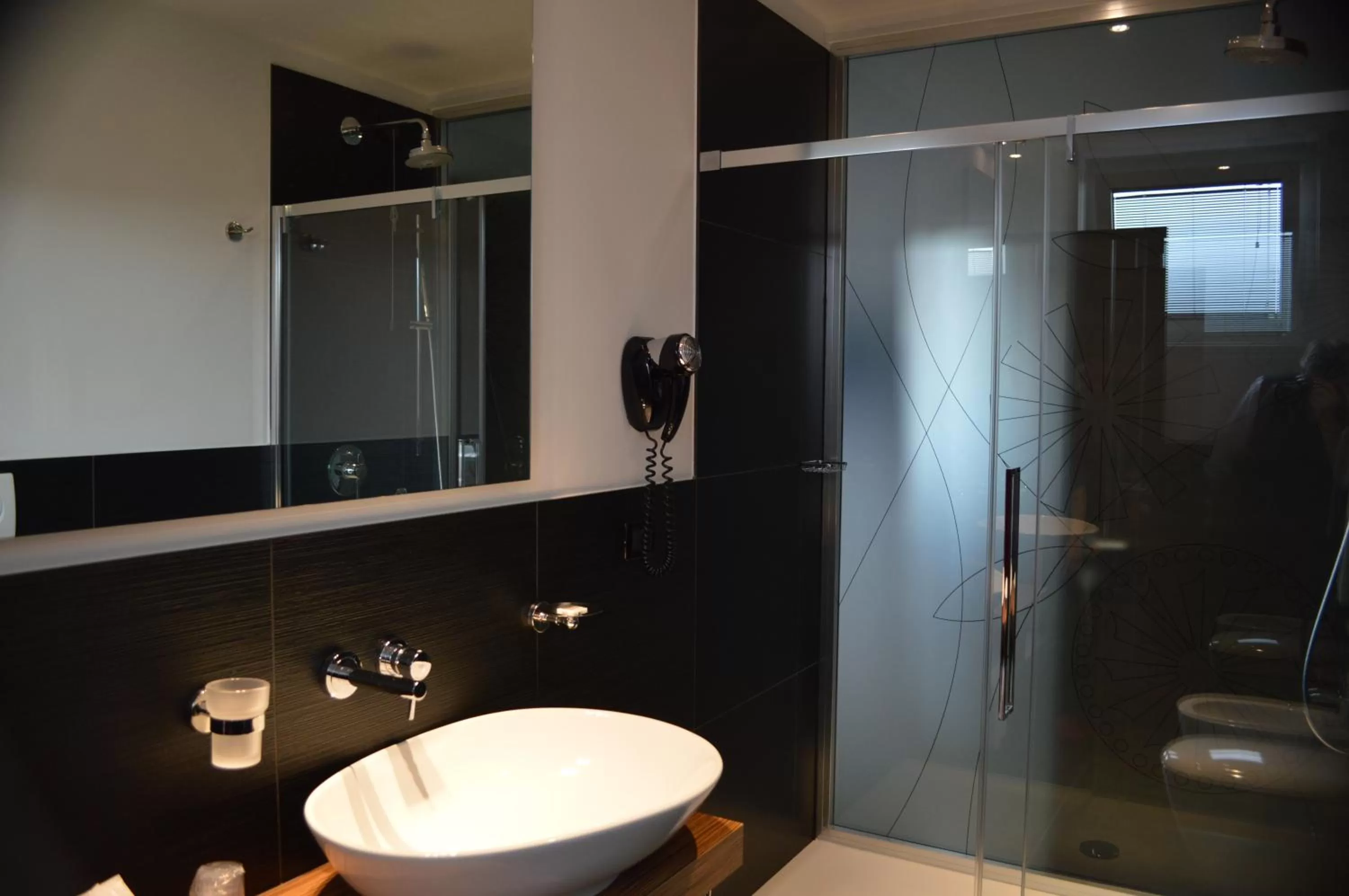 Shower in Hotel Sagittario