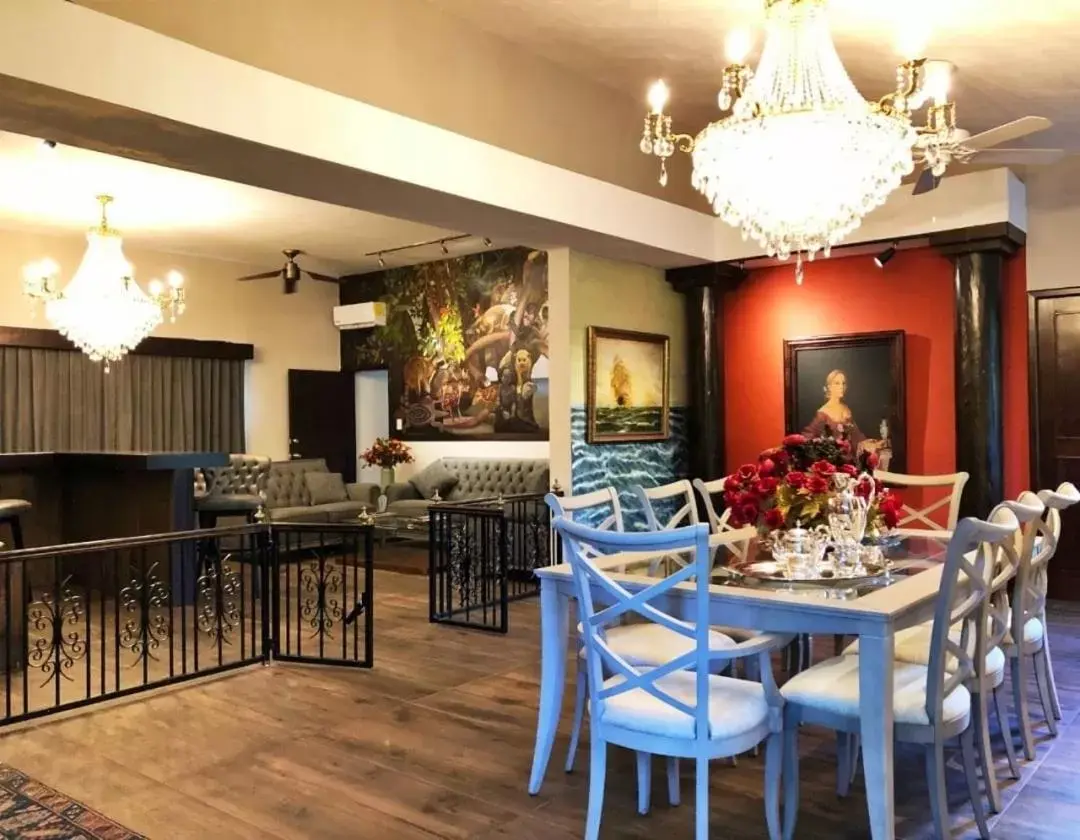 Staff, Restaurant/Places to Eat in Villablanca Garden Beach Hotel