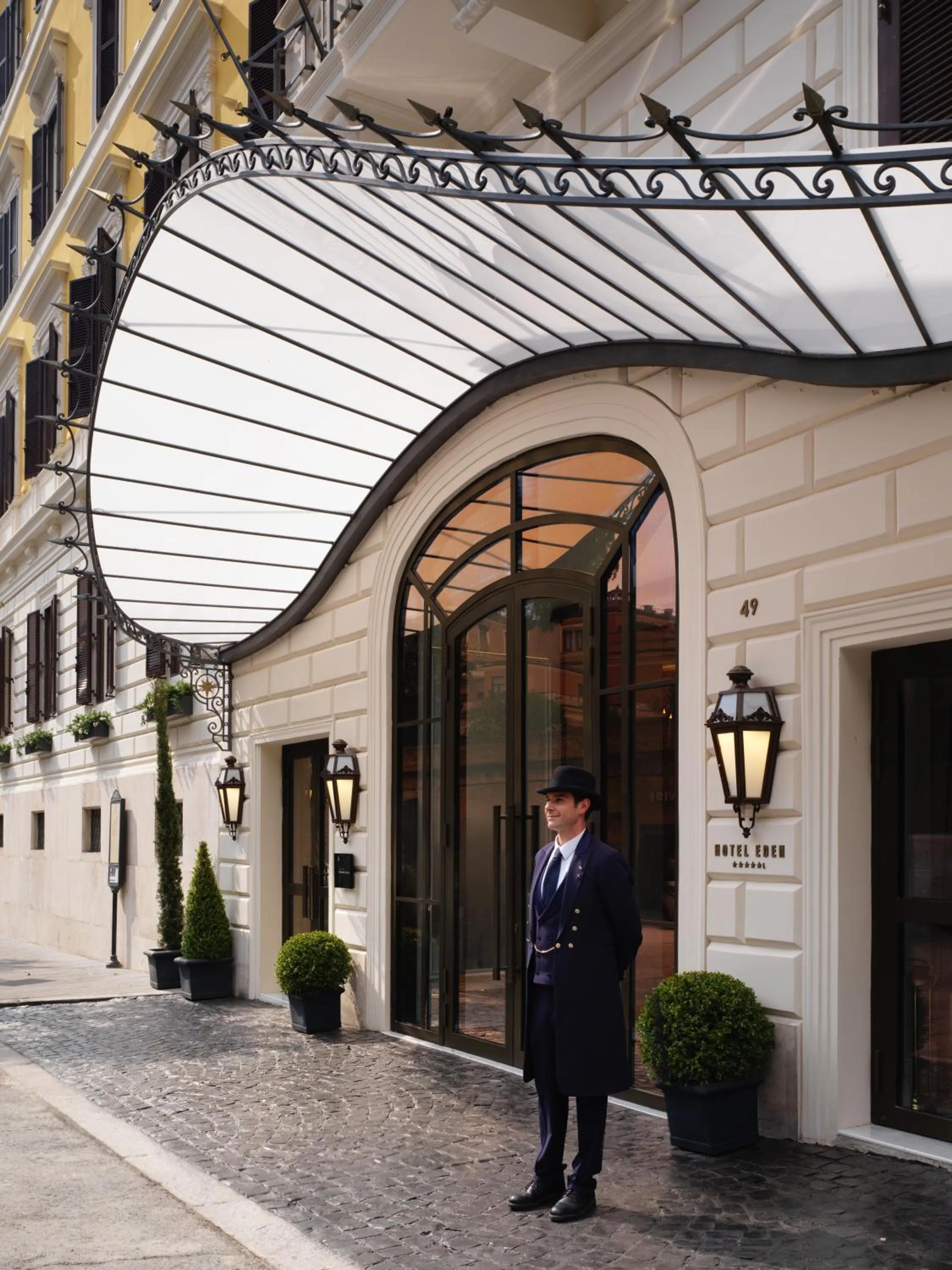 Facade/entrance in Hotel Eden - Dorchester Collection