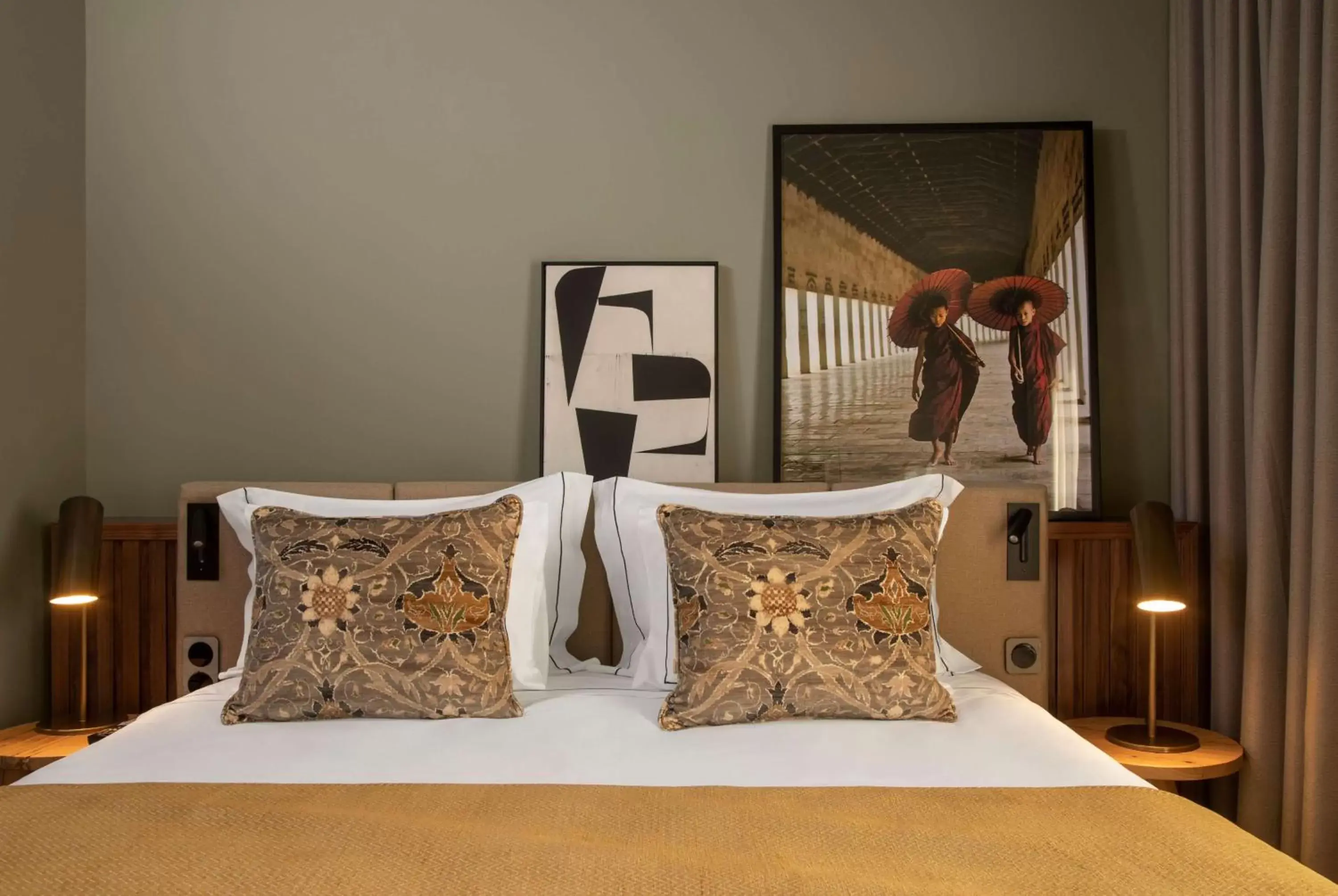 Photo of the whole room, Bed in Fontinha Porto, Trademark Collection by Wyndham