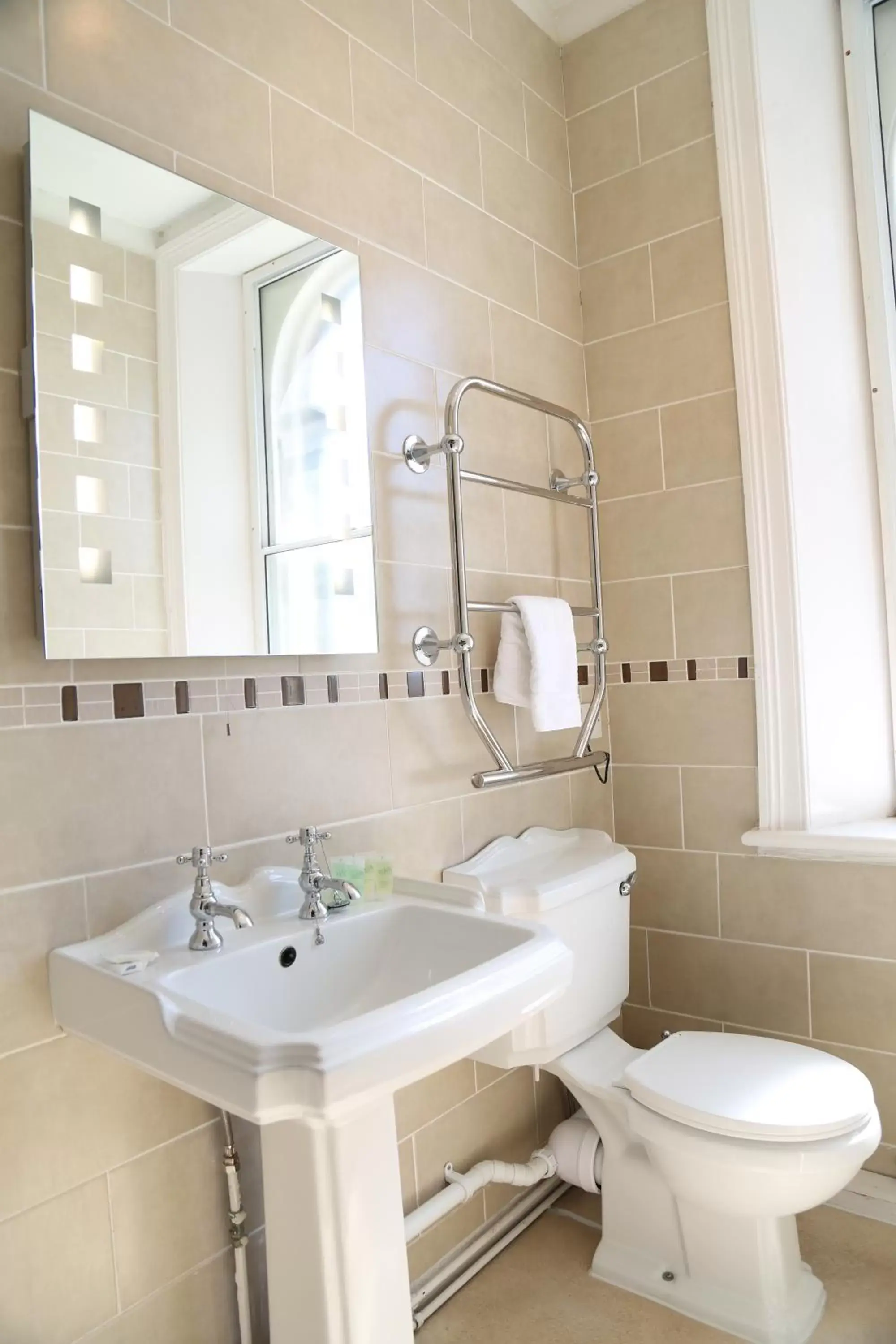 Toilet, Bathroom in Keswick Park Hotel