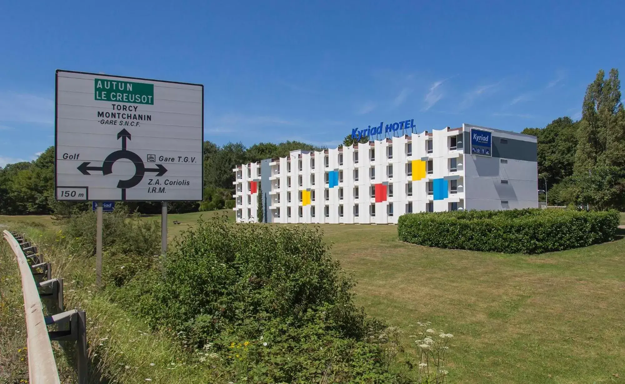 Property building in Kyriad Montchanin le Creusot Property building in Kyriad Montchanin le Creusot