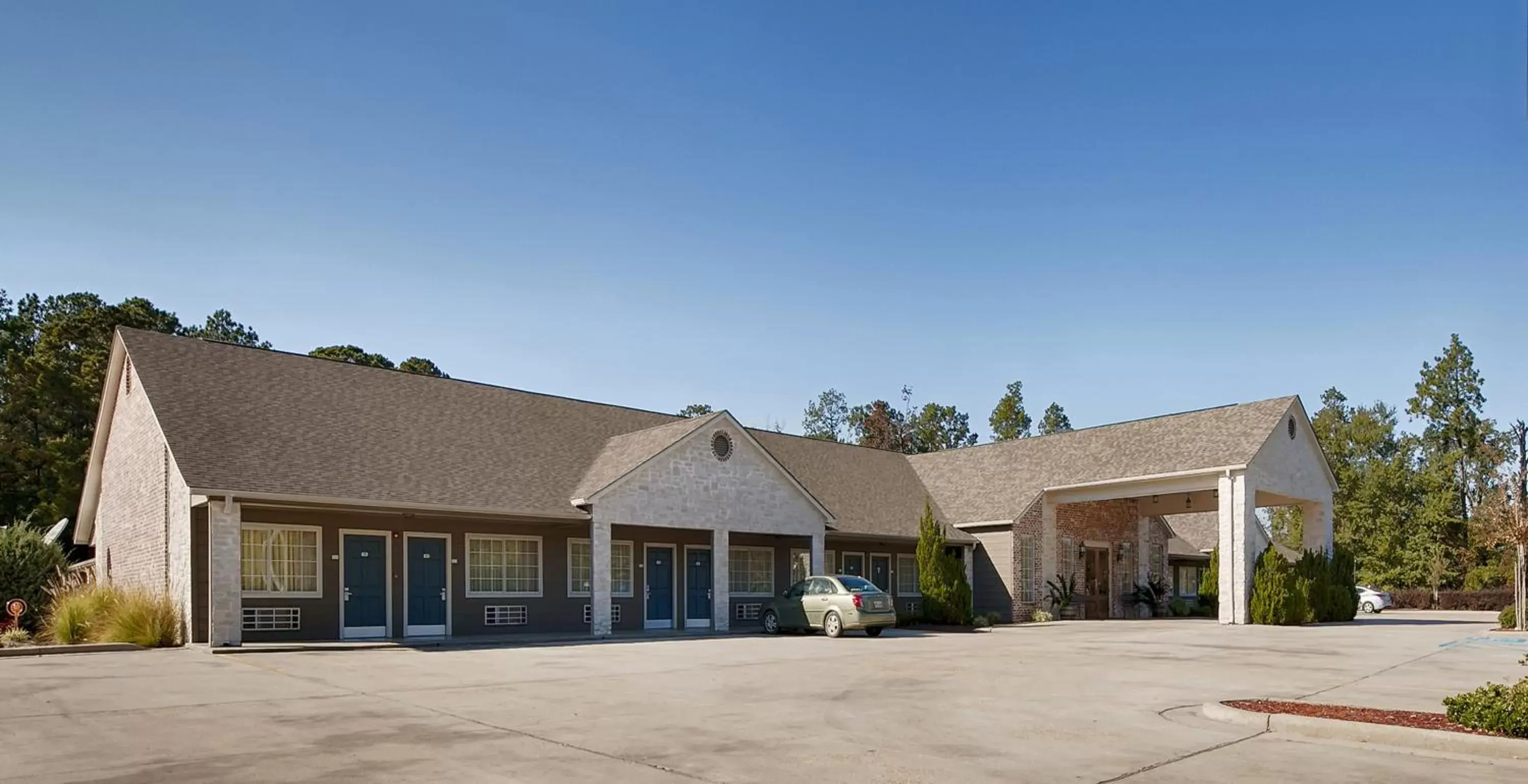 Facade/entrance, Property Building in SureStay Hotel by Best Western Leesville