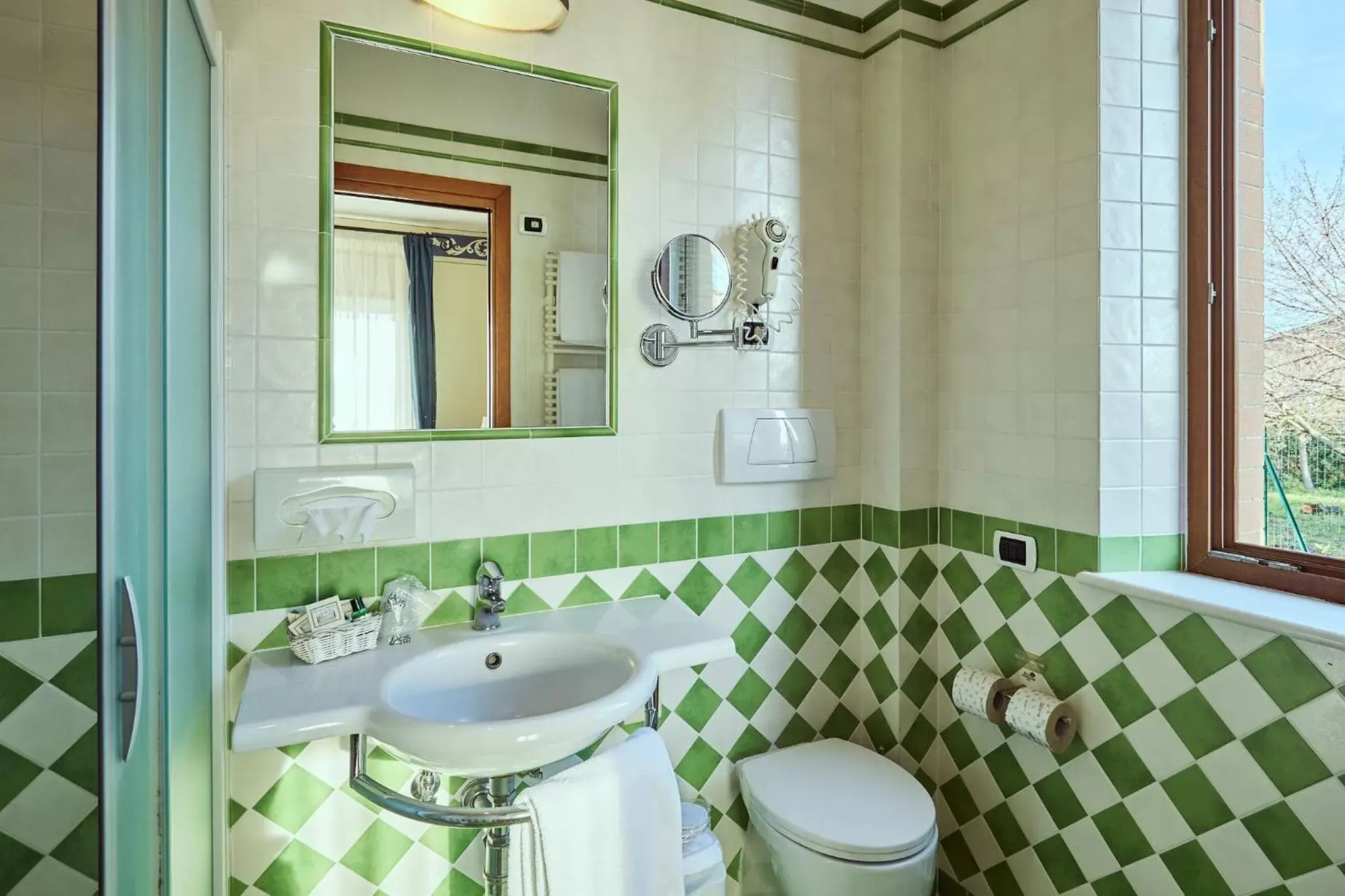 Bathroom in Piccolo Hotel La Valle