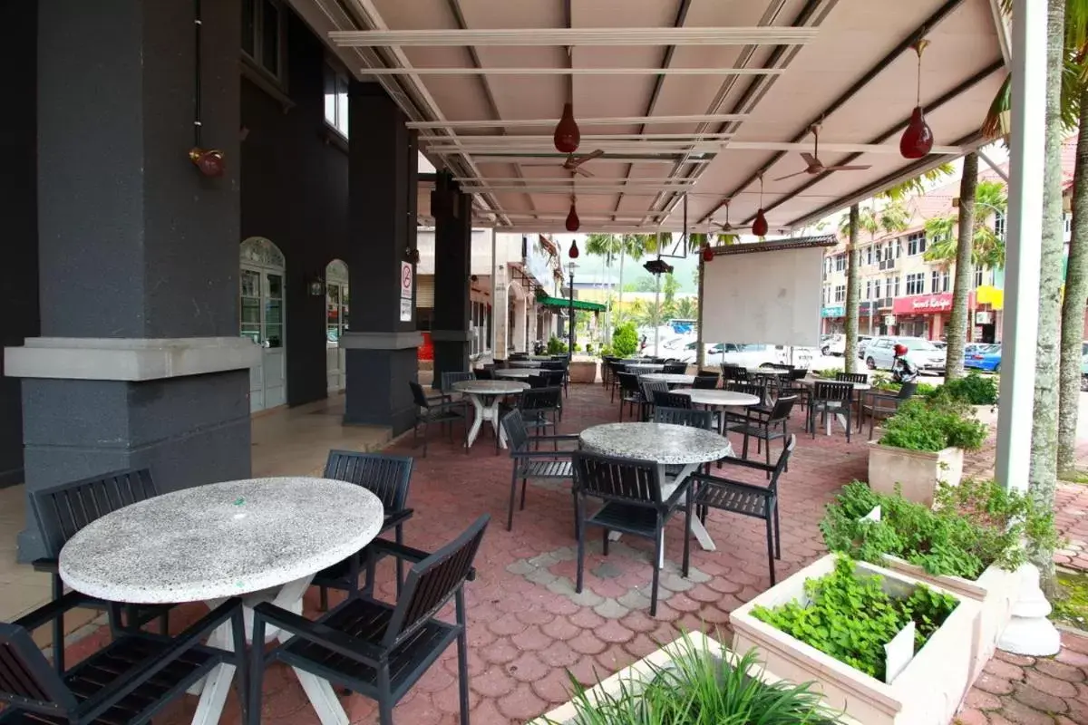 Restaurant/Places to Eat in Grand Kampar Hotel