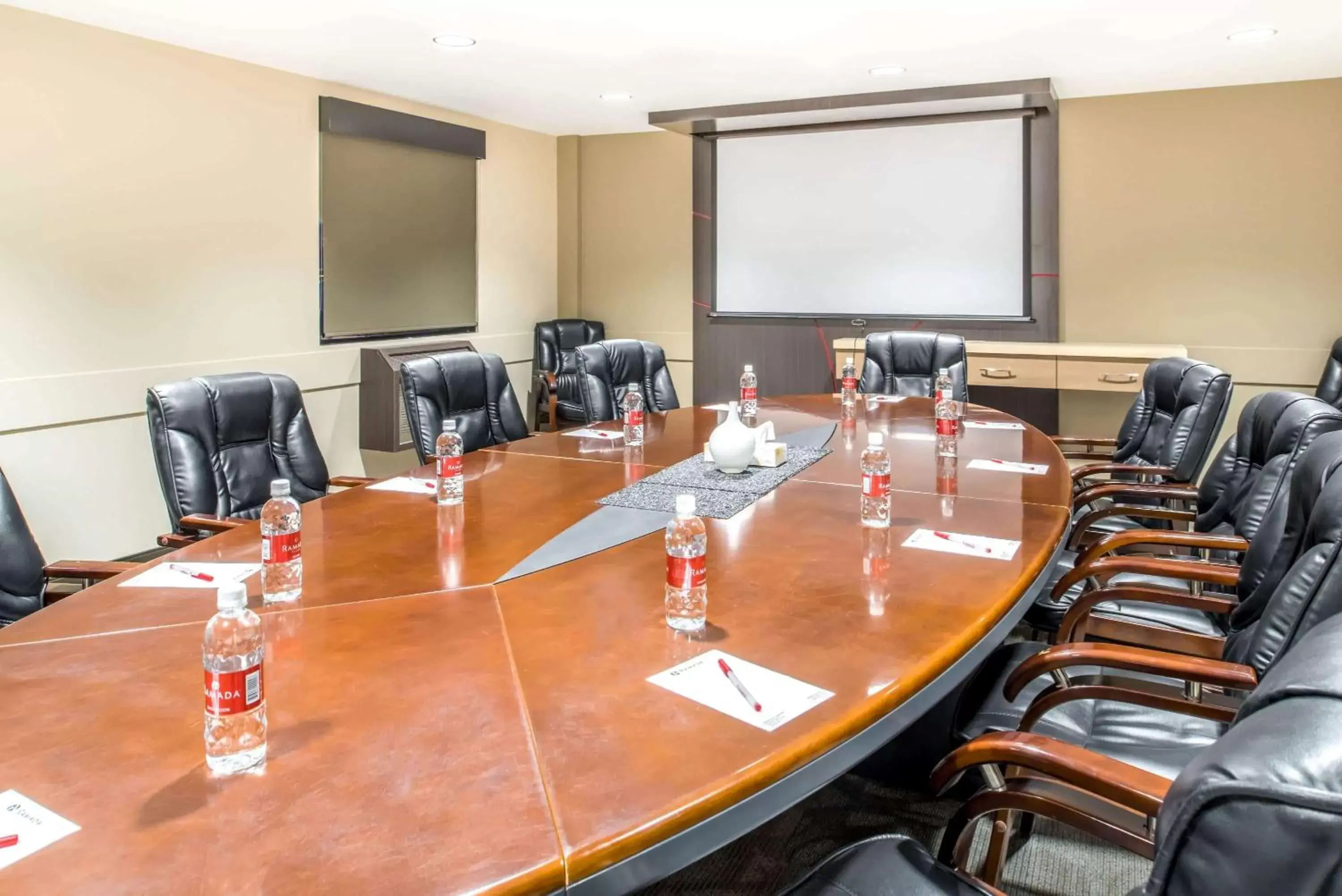 On site, Business Area/Conference Room in Ramada by Wyndham Saskatoon