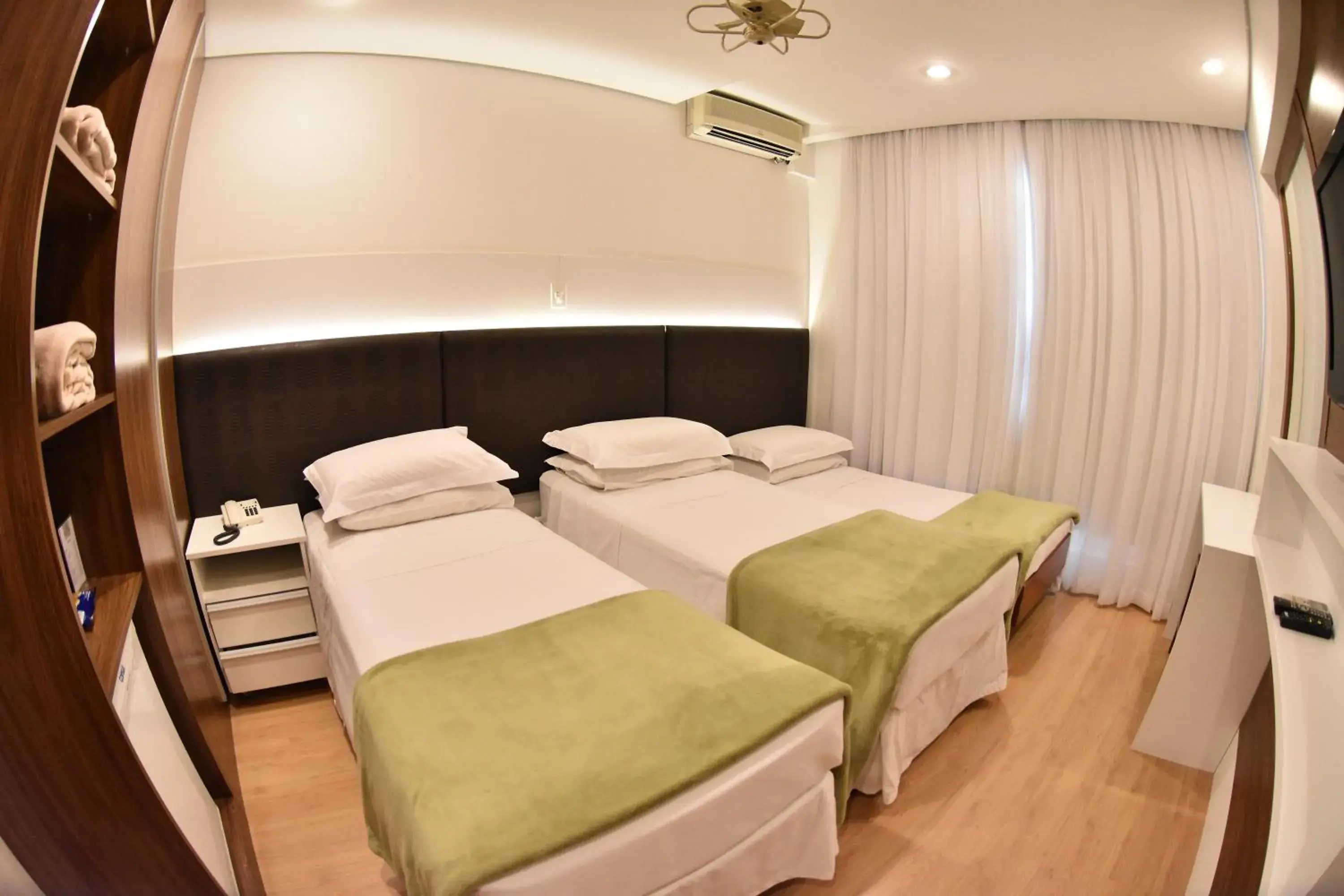 Photo of the whole room, Bed in Cordilheira Hotel