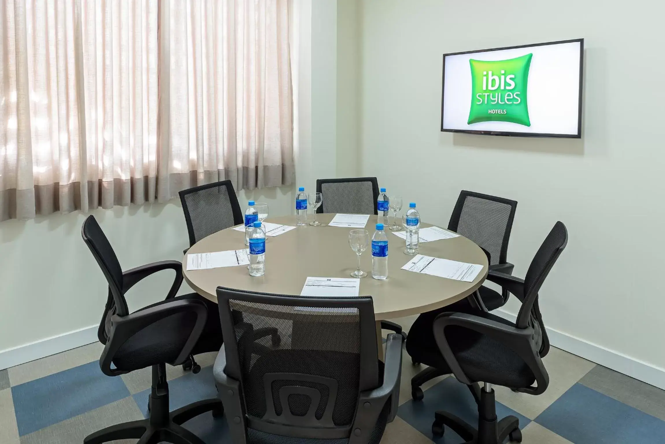 Meeting/conference room in ibis Styles Birigui