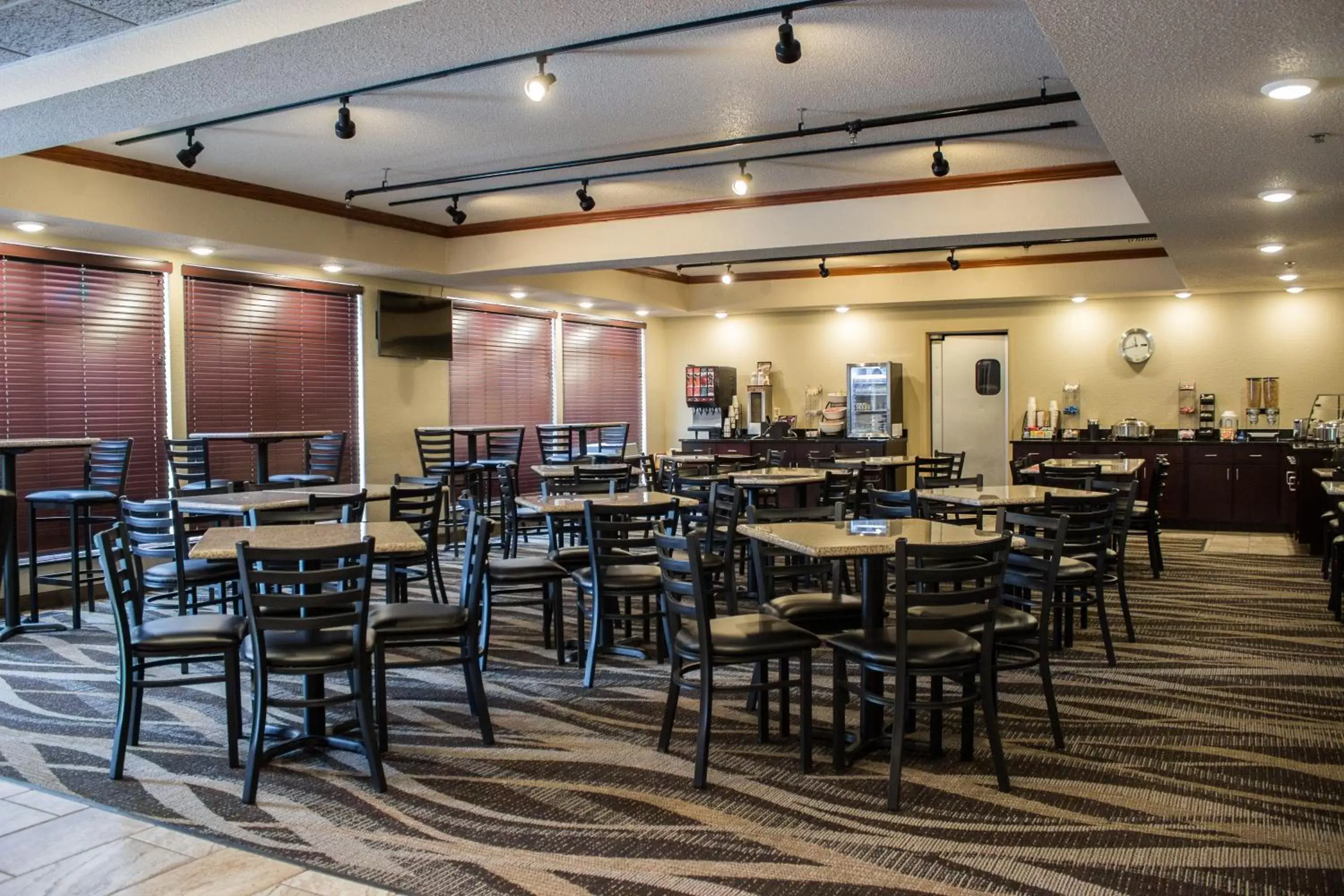 Lounge or bar, Restaurant/Places to Eat in Cobblestone Suites - Oshkosh