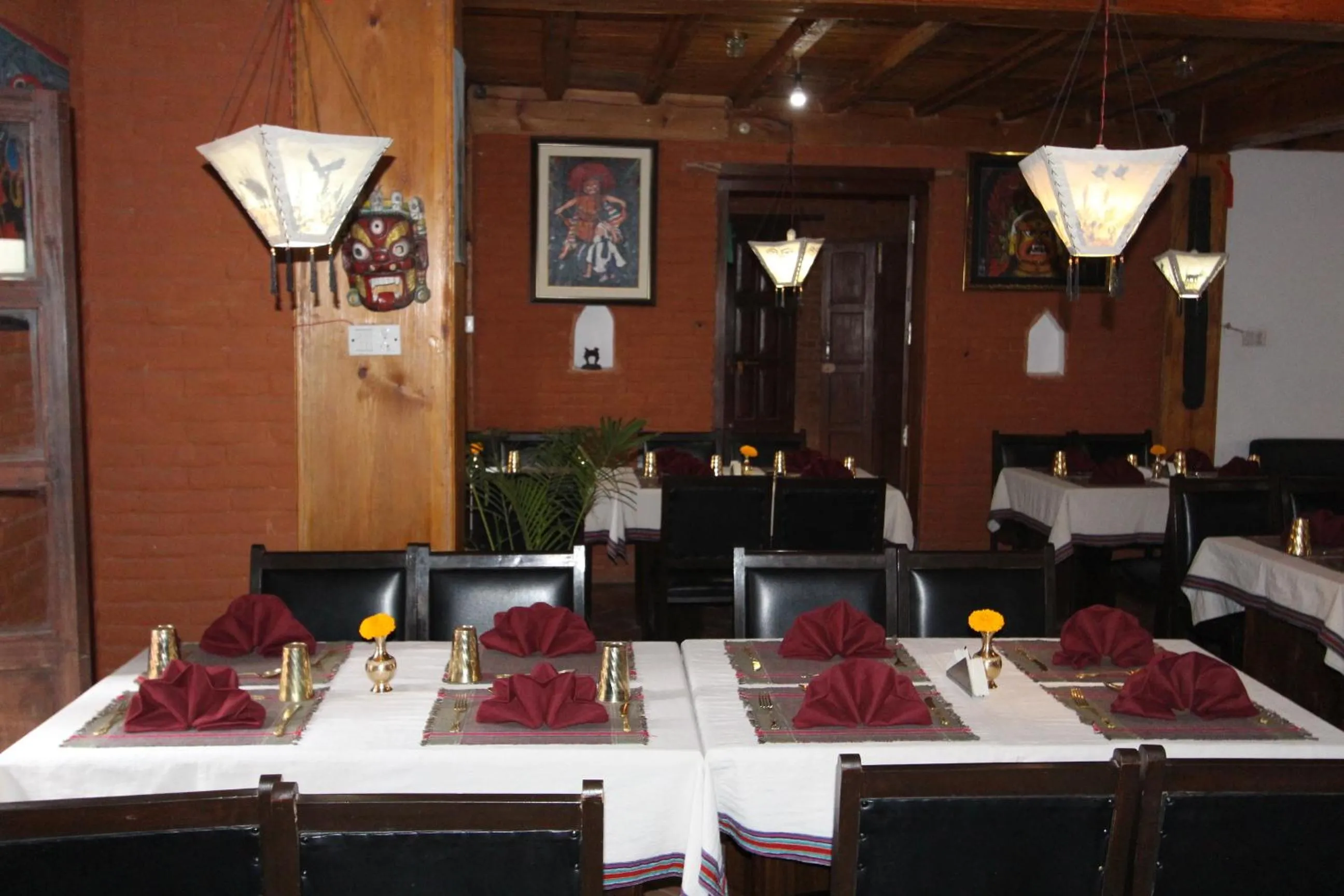 Restaurant/places to eat in World Heritage Hotel and Apartments