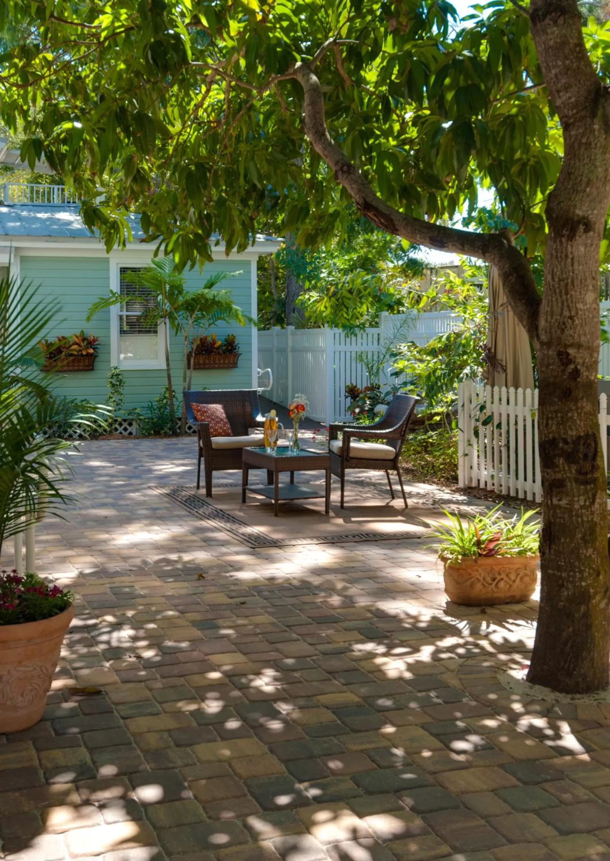 Patio in SeaGlass Inn Bed and Breakfast