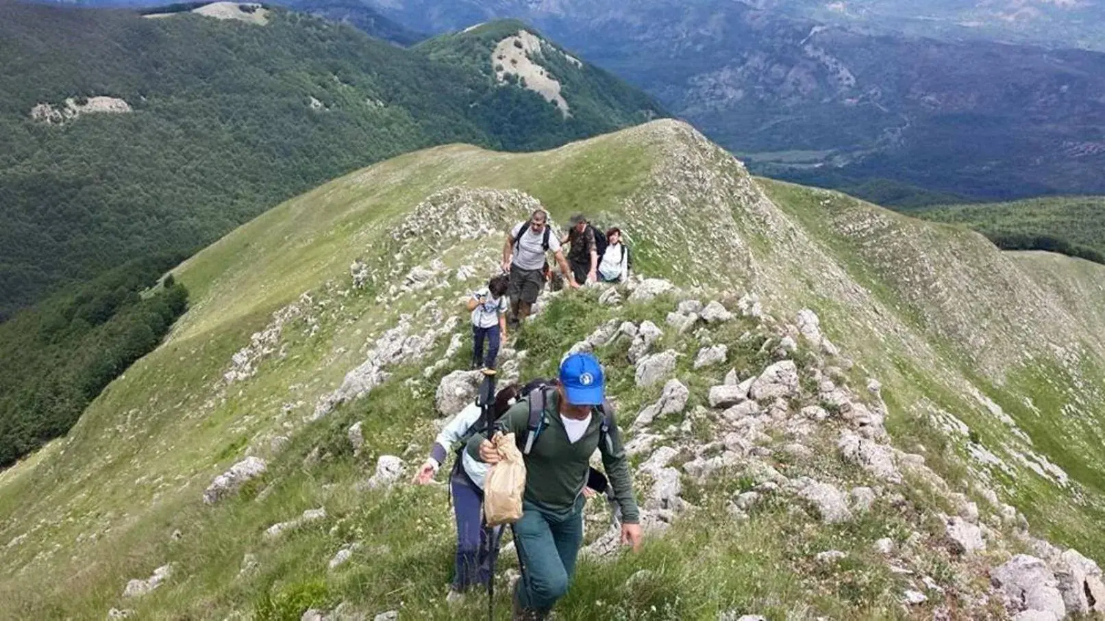 Hiking in Hotel Ristorante Borgo La Tana