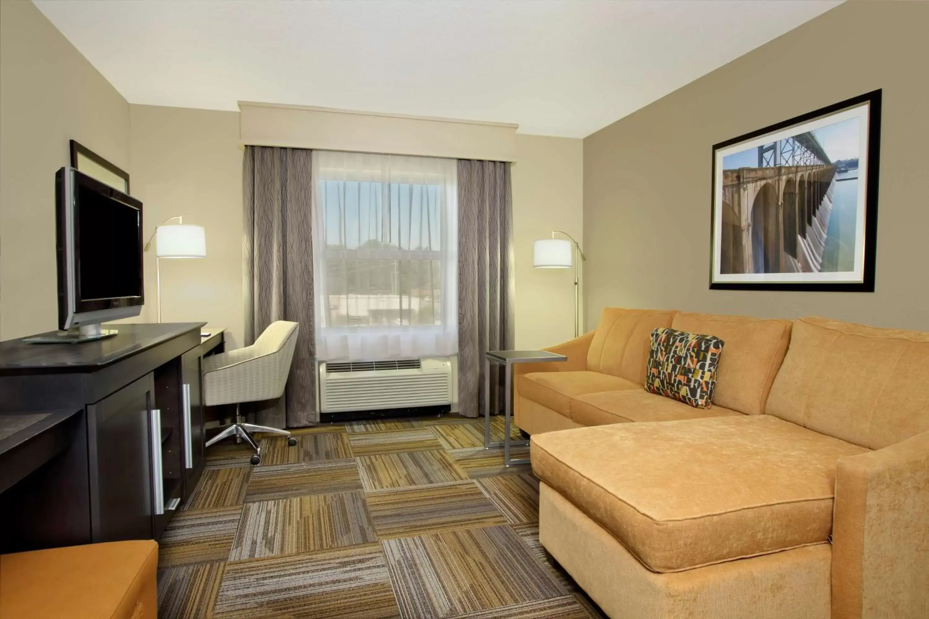 Living room, Seating Area in Hampton Inn & Suites-Florence Downtown