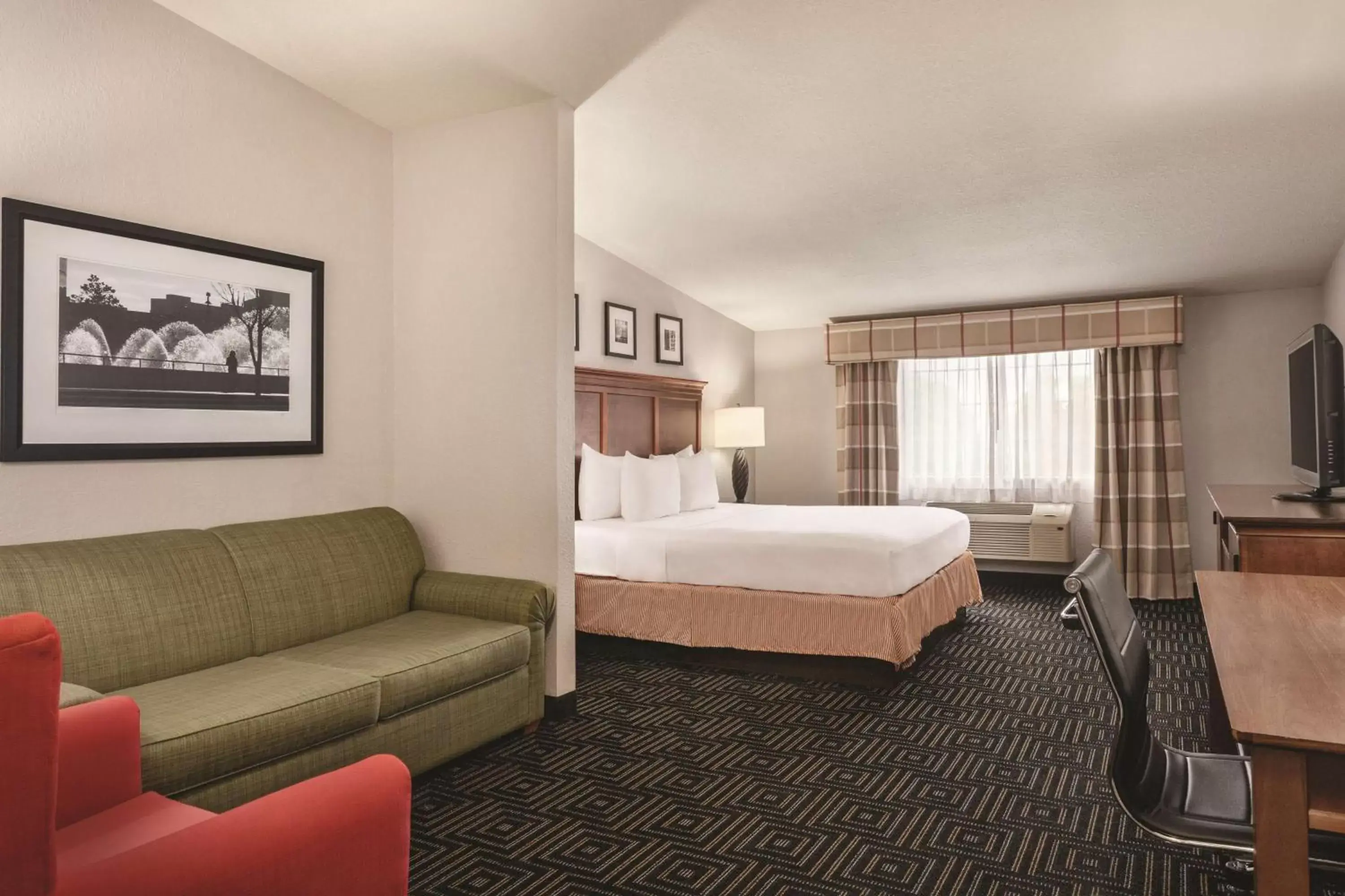 Photo of the whole room in Country Inn & Suites by Radisson, Woodbury, MN