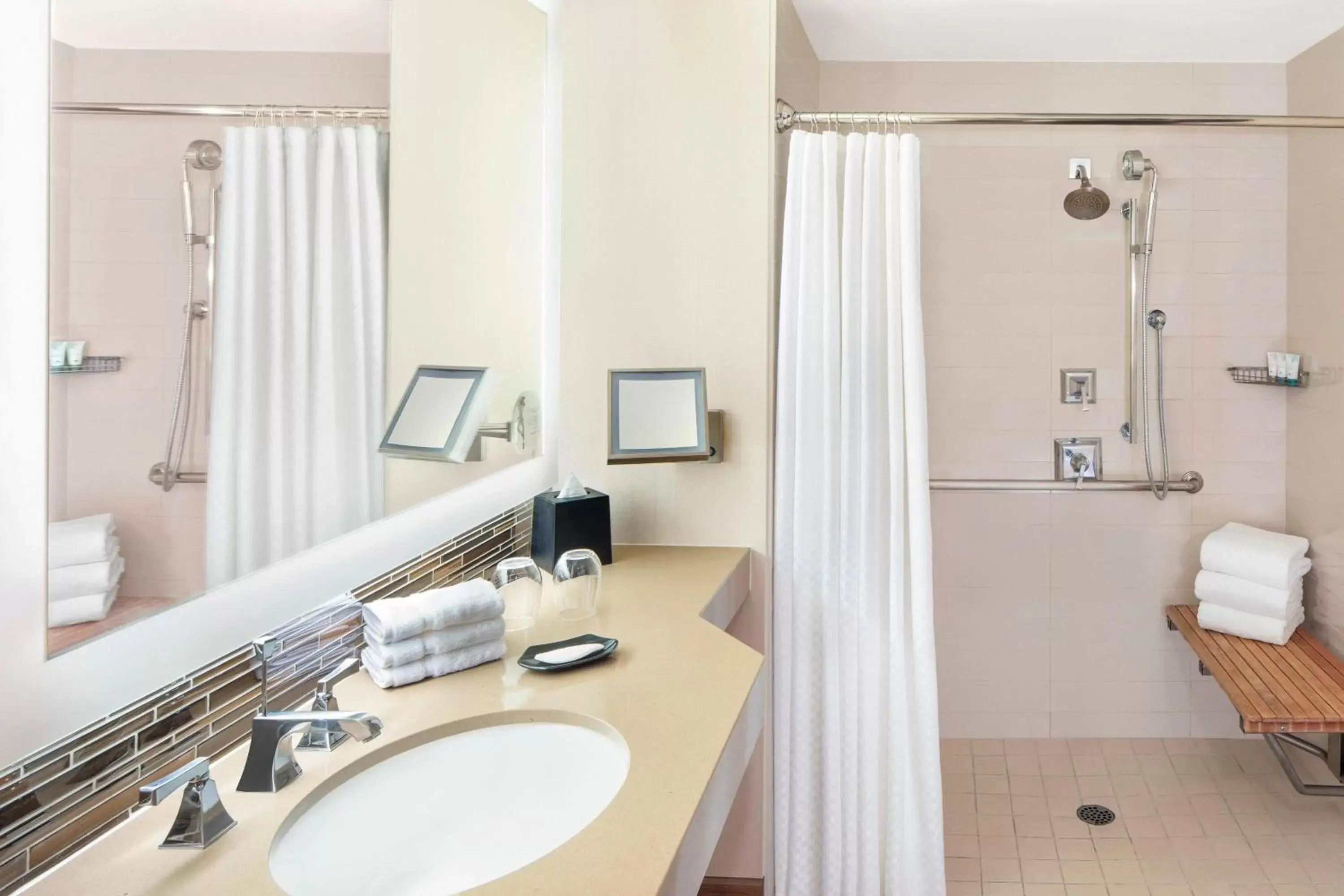 Bathroom in The Westin La Paloma Resort & Spa