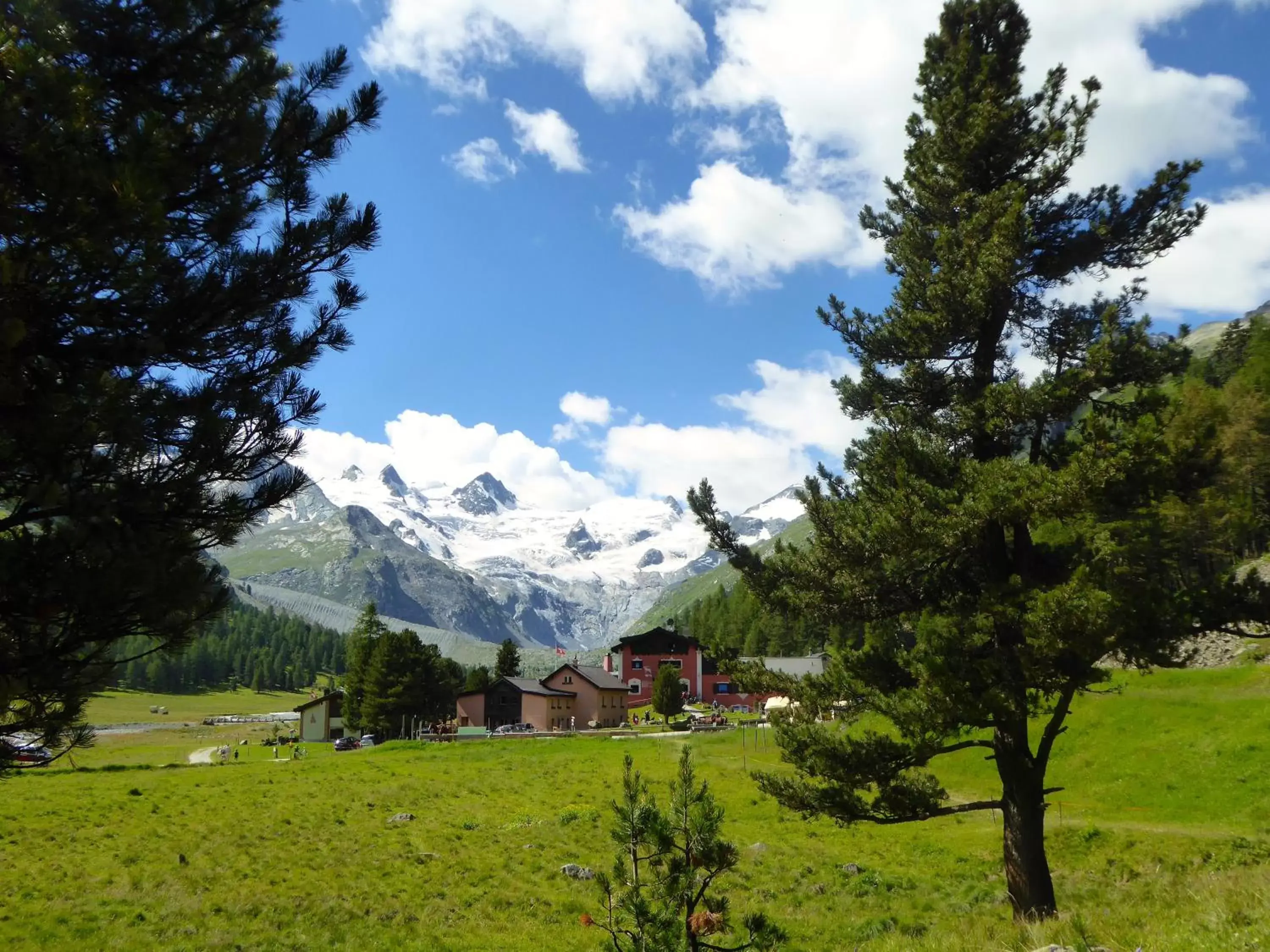 Natural landscape, Garden in Hotel Roseg-Gletscher