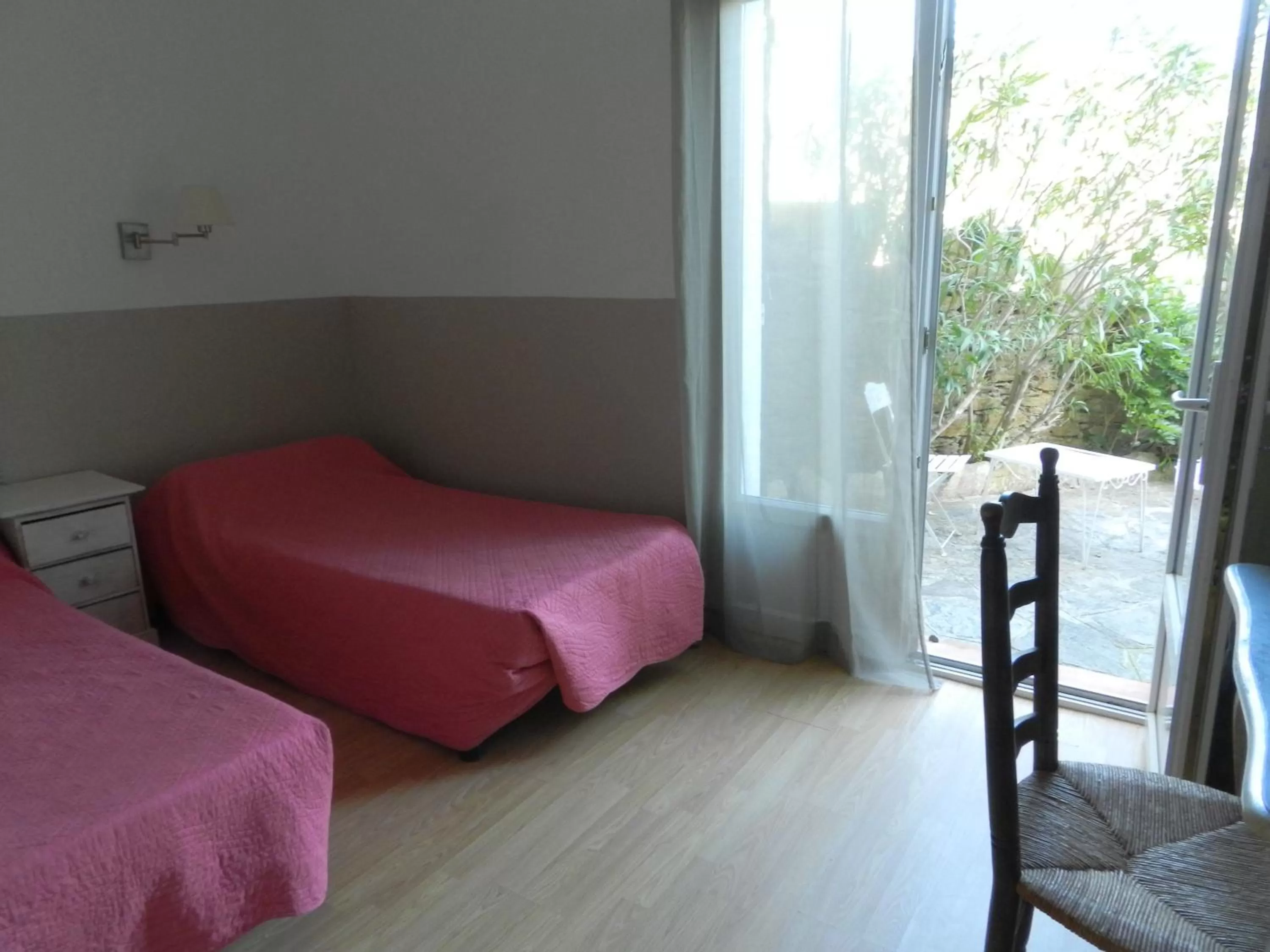 Double Room with Patio View in Hôtel Paradis