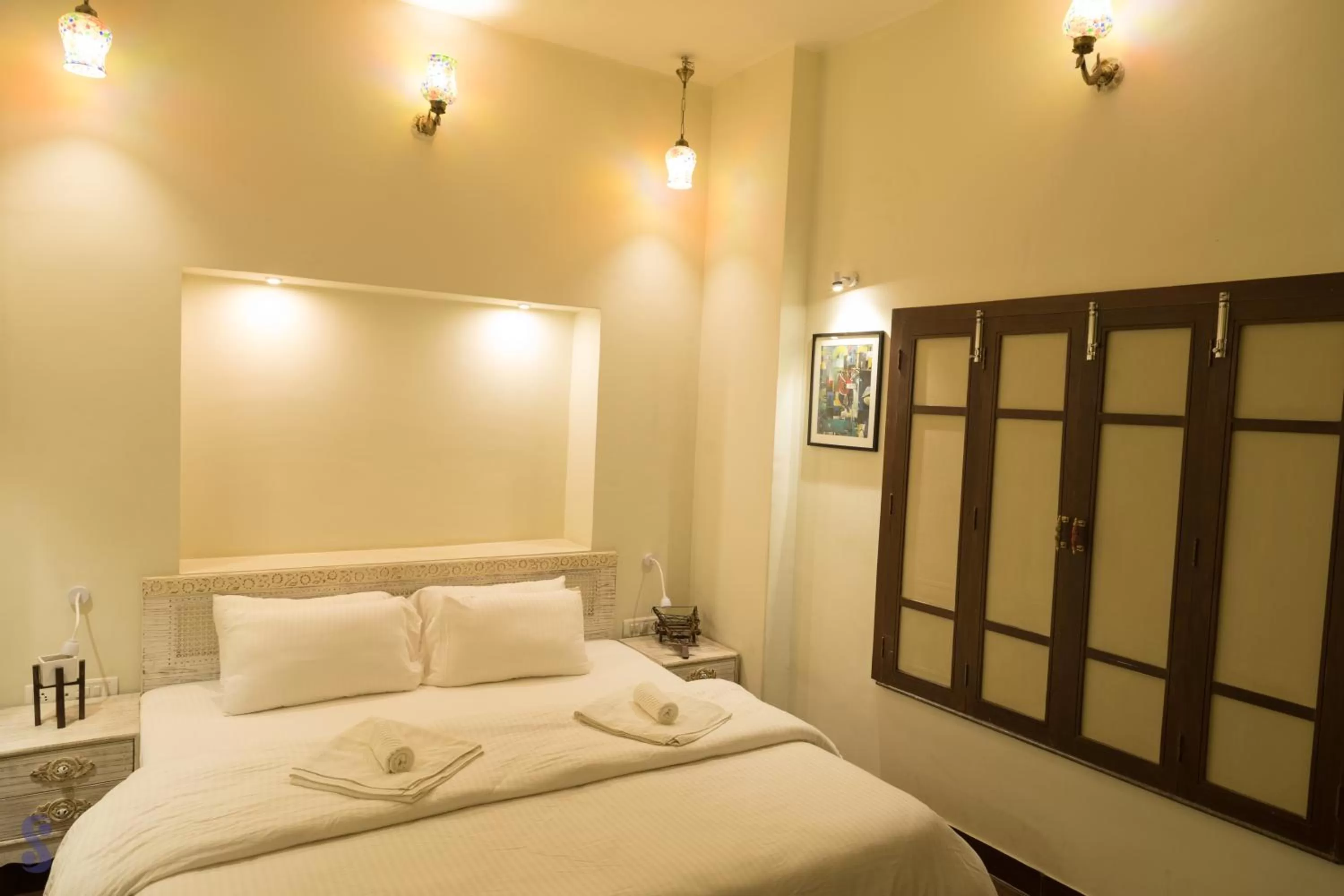 Bed in Safarnama Varanasi