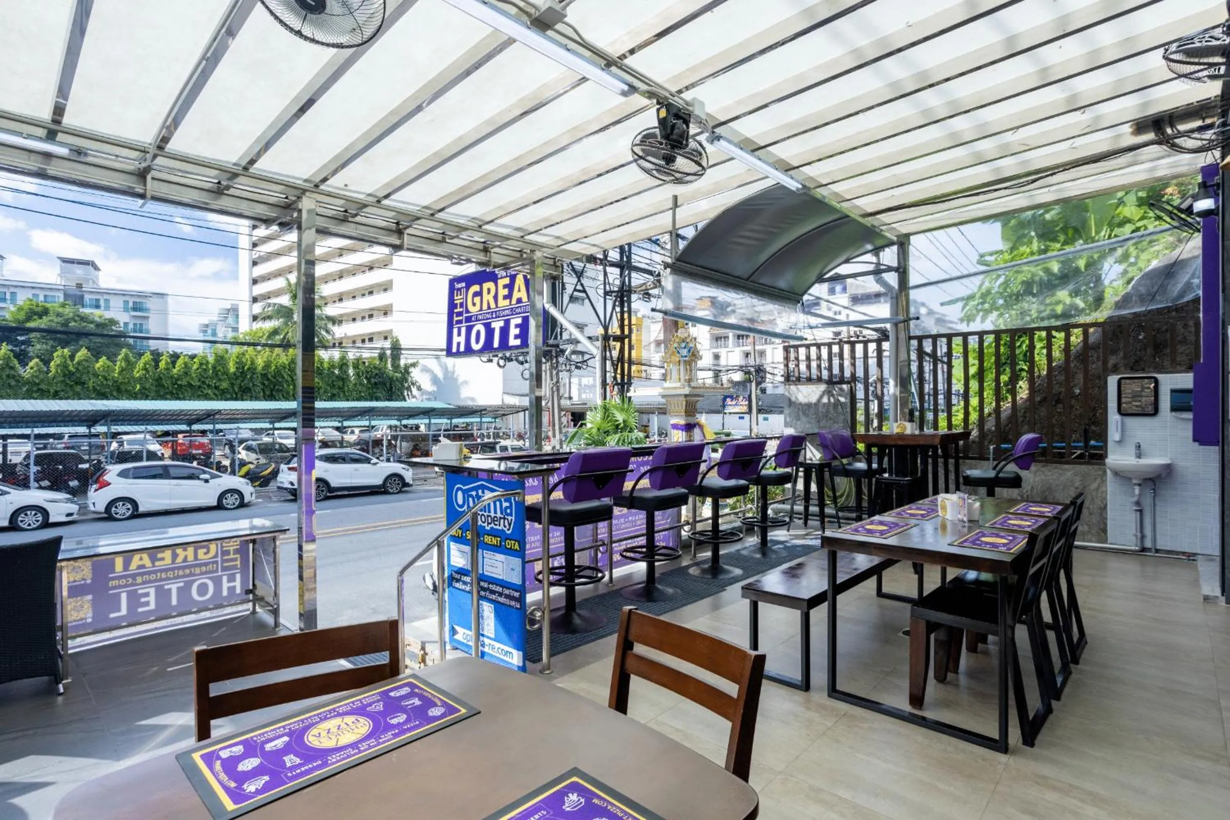 Restaurant/places to eat in The Great @Patong Hotel