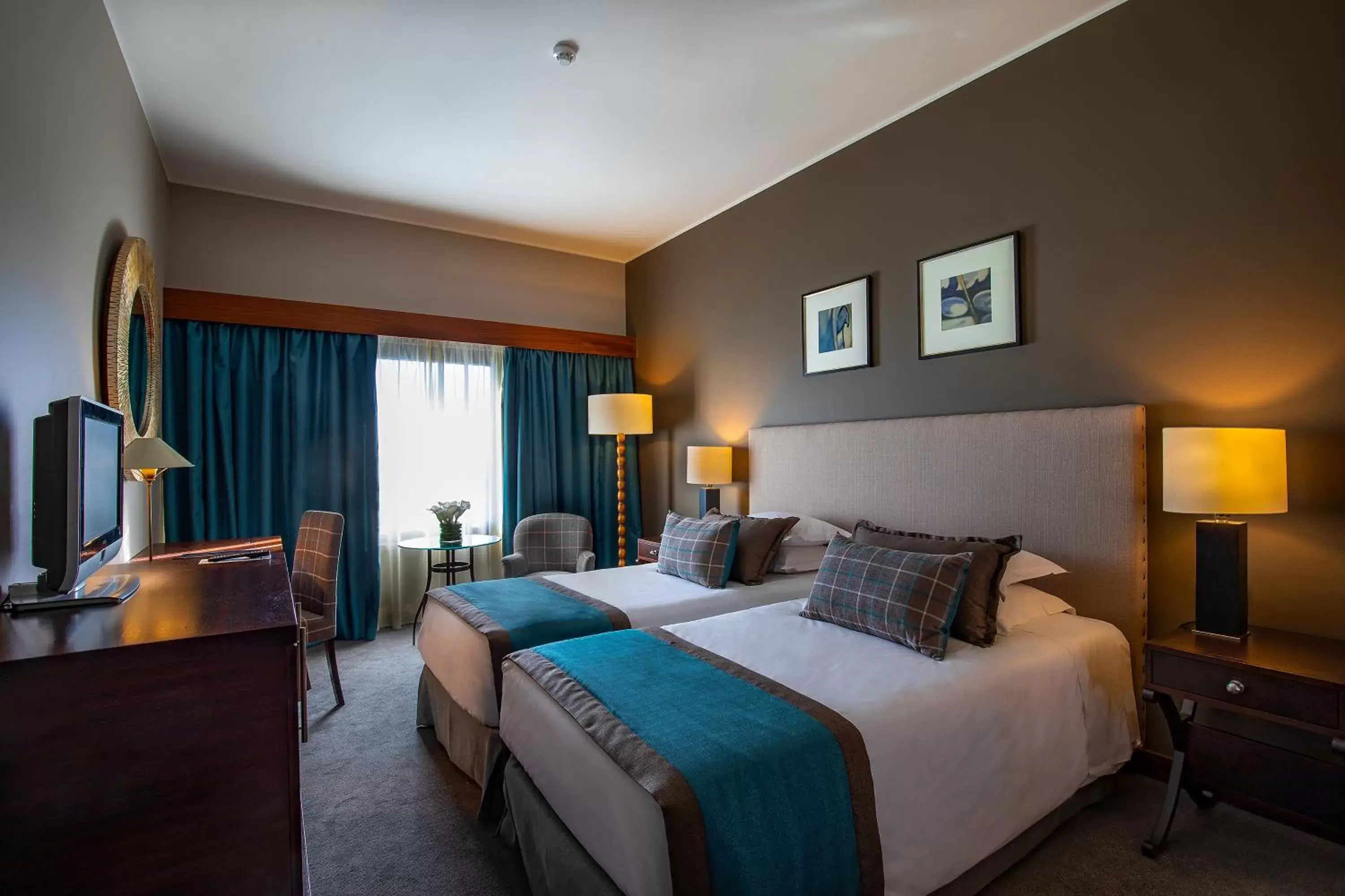 Photo of the whole room, Bed in Verdi Santarém Photo of the whole room, Bed in Verdi Santarém