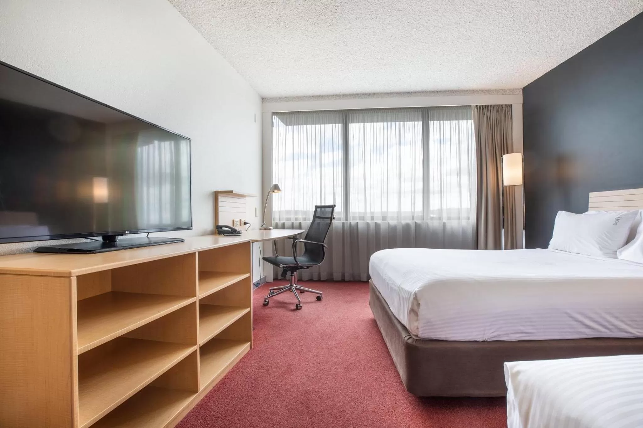Photo of the whole room, Bed in Holiday Inn Melbourne Airport by IHG
