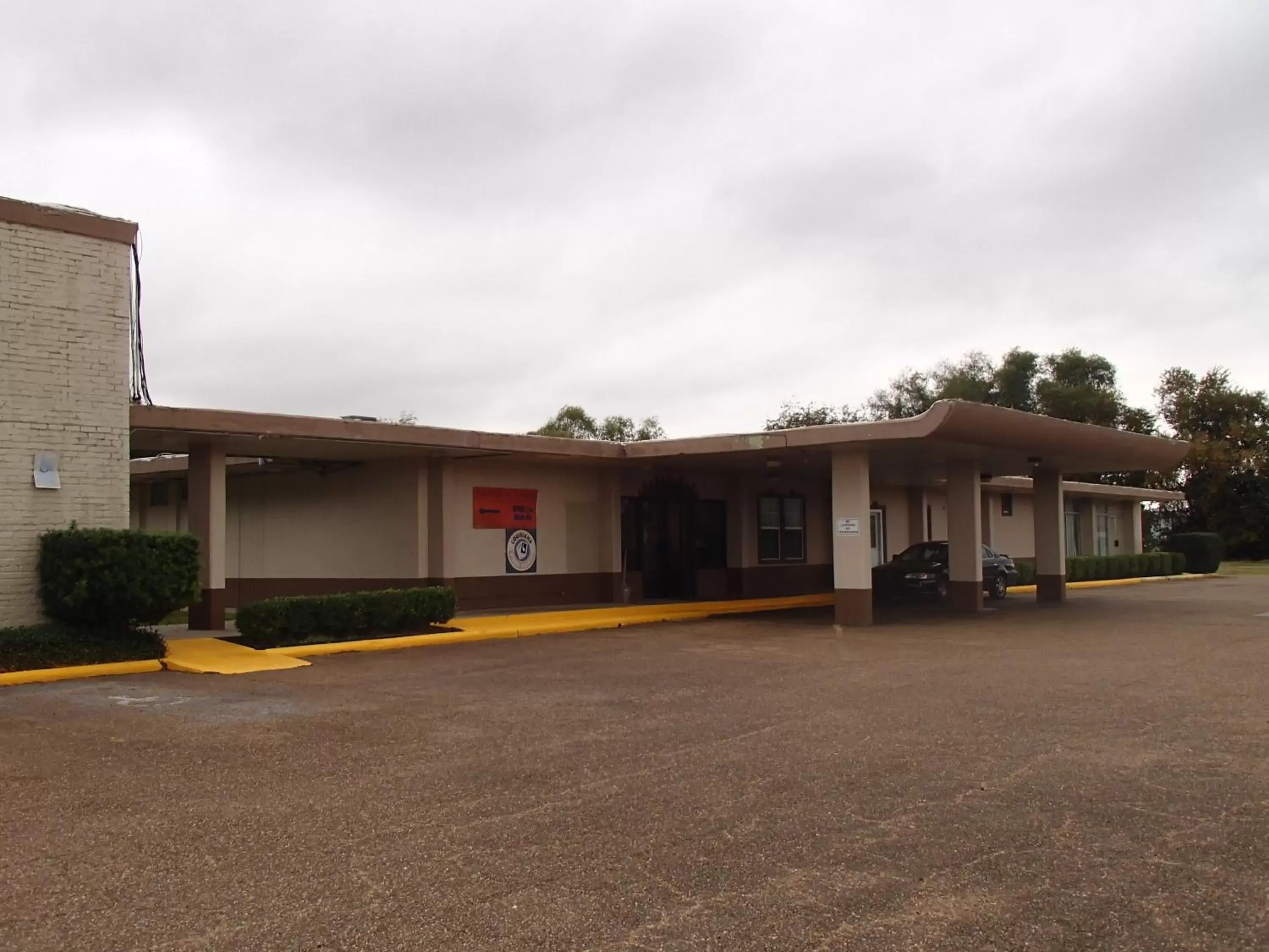 Property Building in Sunrise Inn Lake Charles