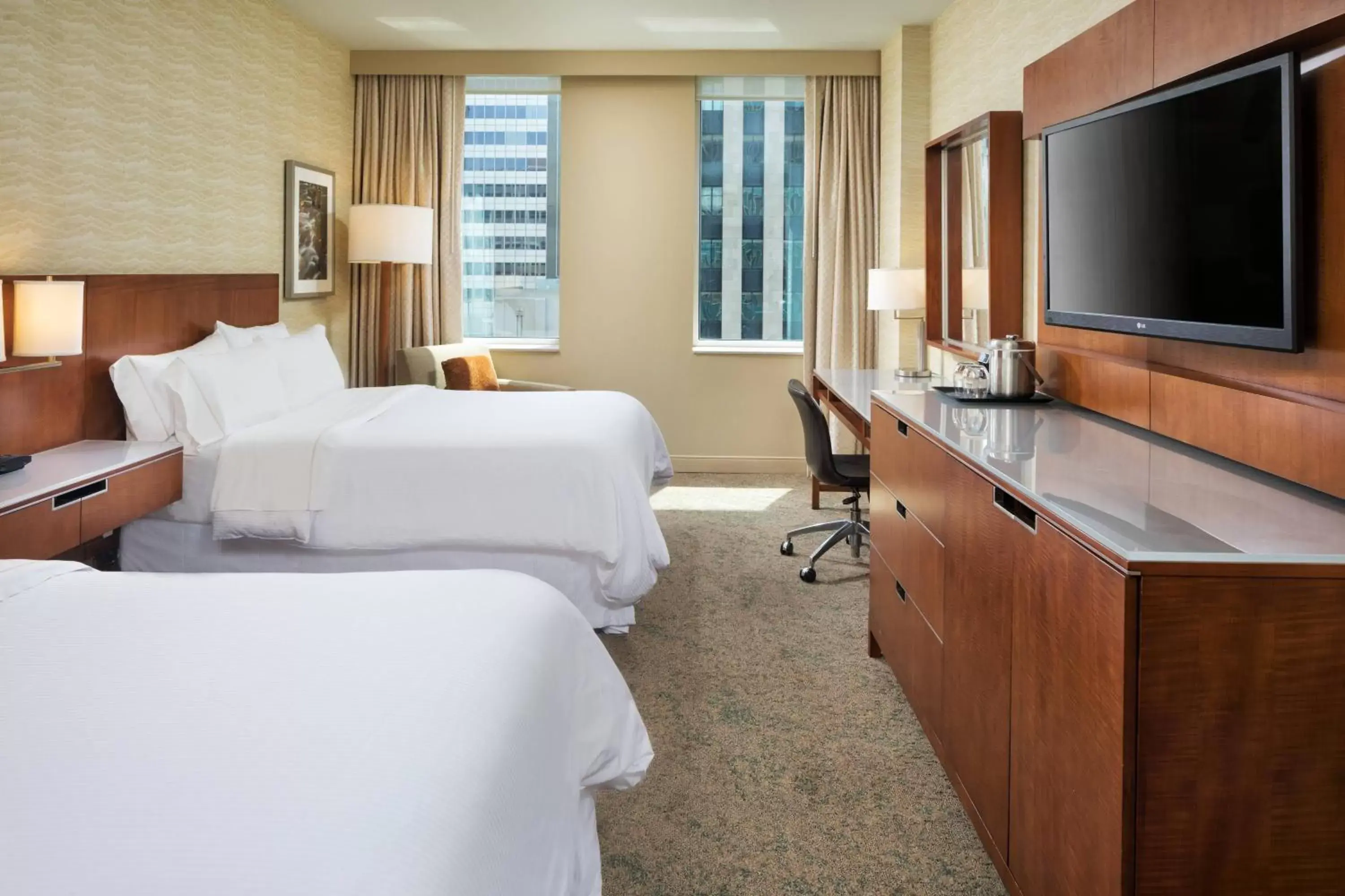 Photo of the whole room, Bed in The Westin Minneapolis