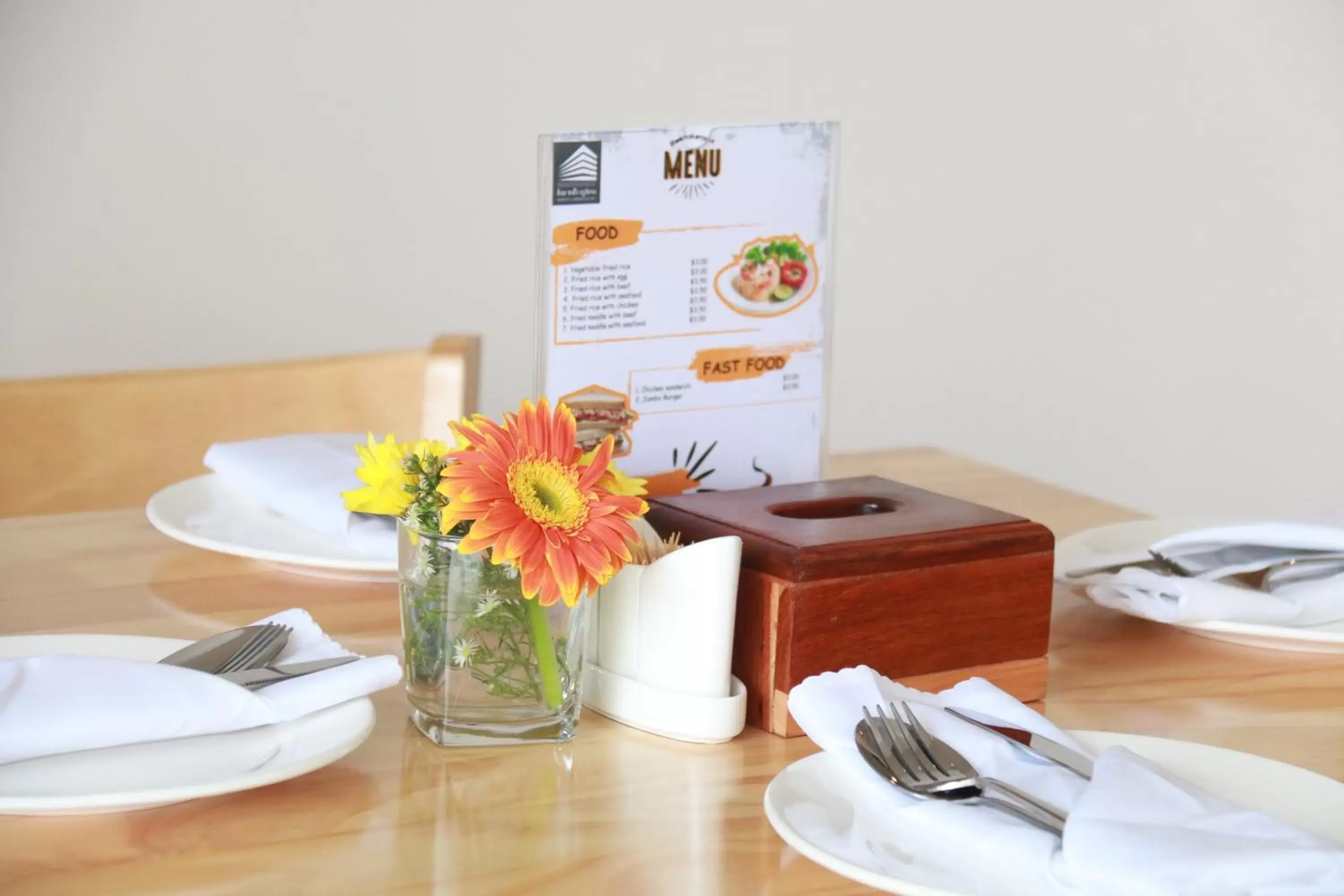 Restaurant/places to eat in White Corner Hotel Restaurant/places to eat in White Corner Hotel