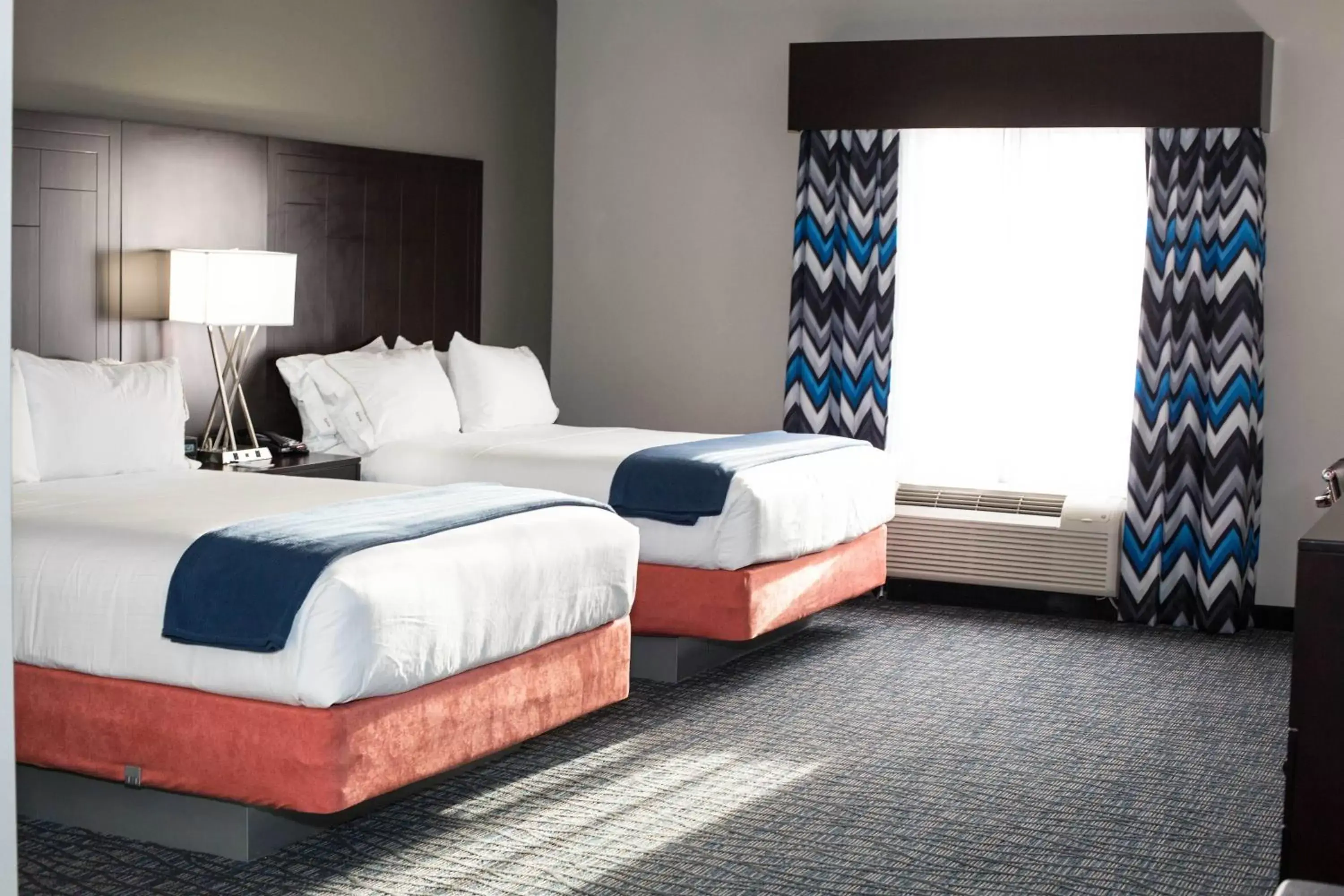 Bedroom, Bed in Holiday inn Express & Suites Oklahoma City Southeast, an IHG Hotel