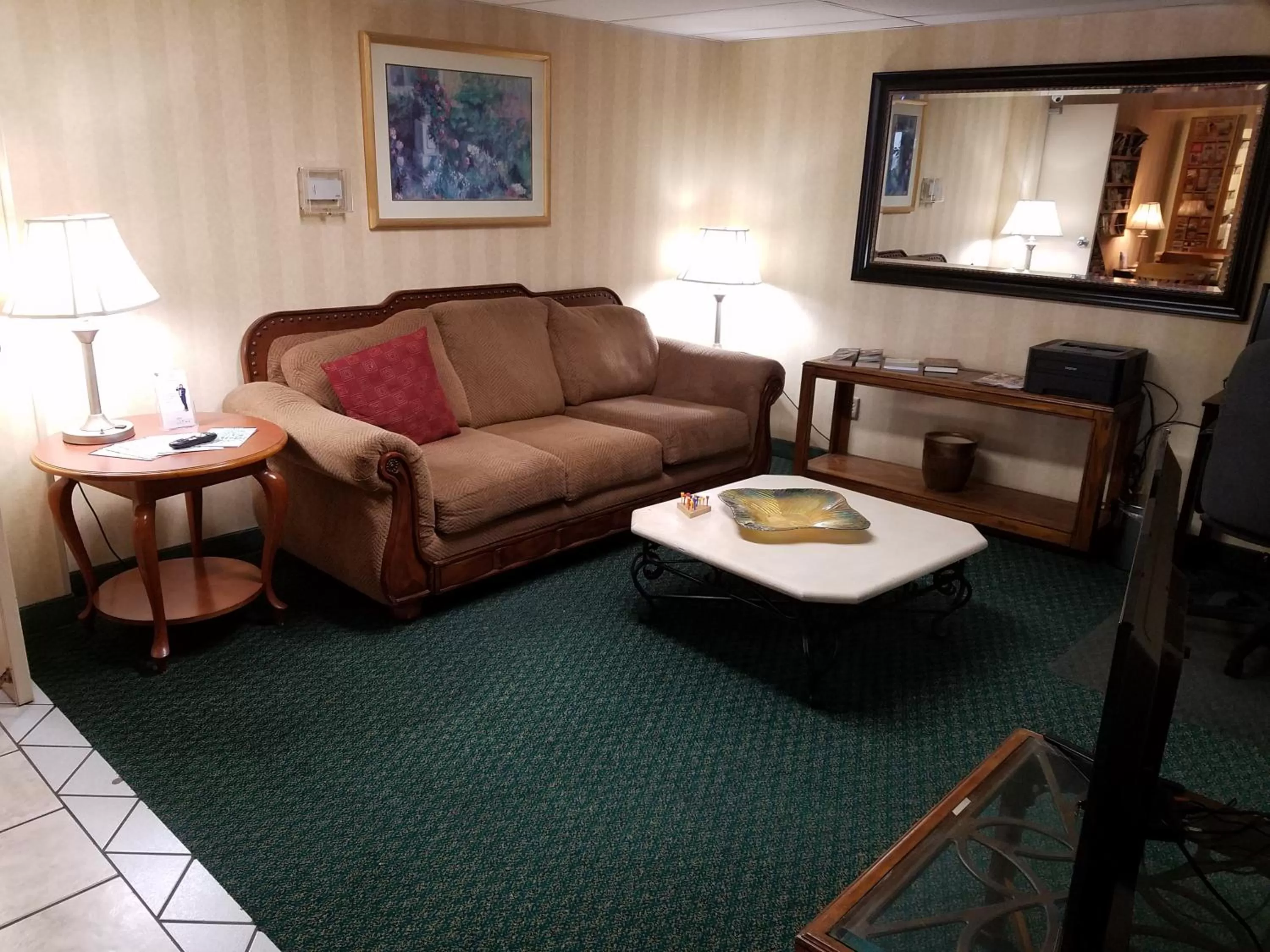 Lobby or reception in Super 8 by Wyndham Bentonville