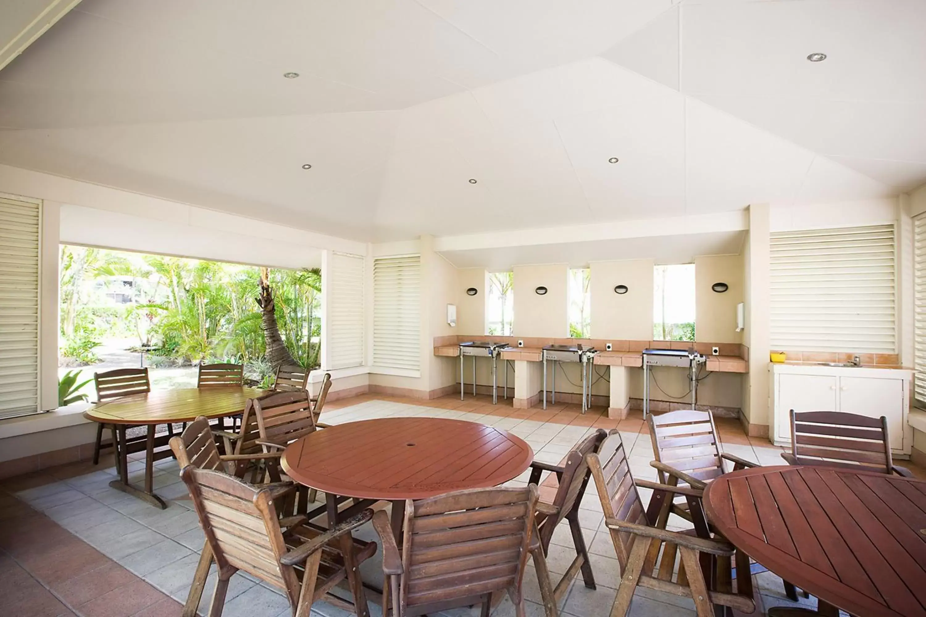 Lounge or bar in BreakFree Longbeach Resort Lounge or bar in BreakFree Longbeach Resort