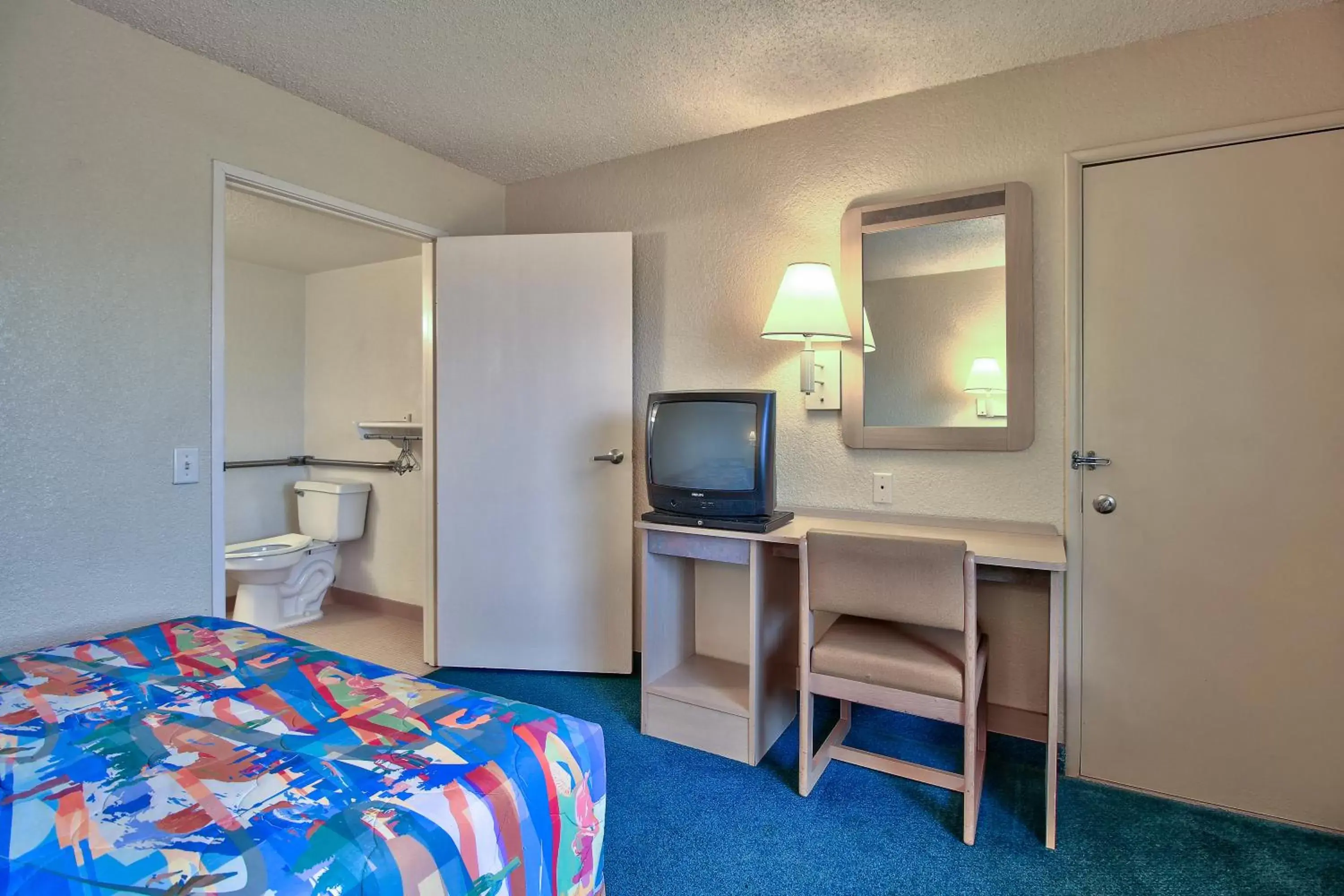 Photo of the whole room, Bed in Motel 6-Yuma, AZ - East