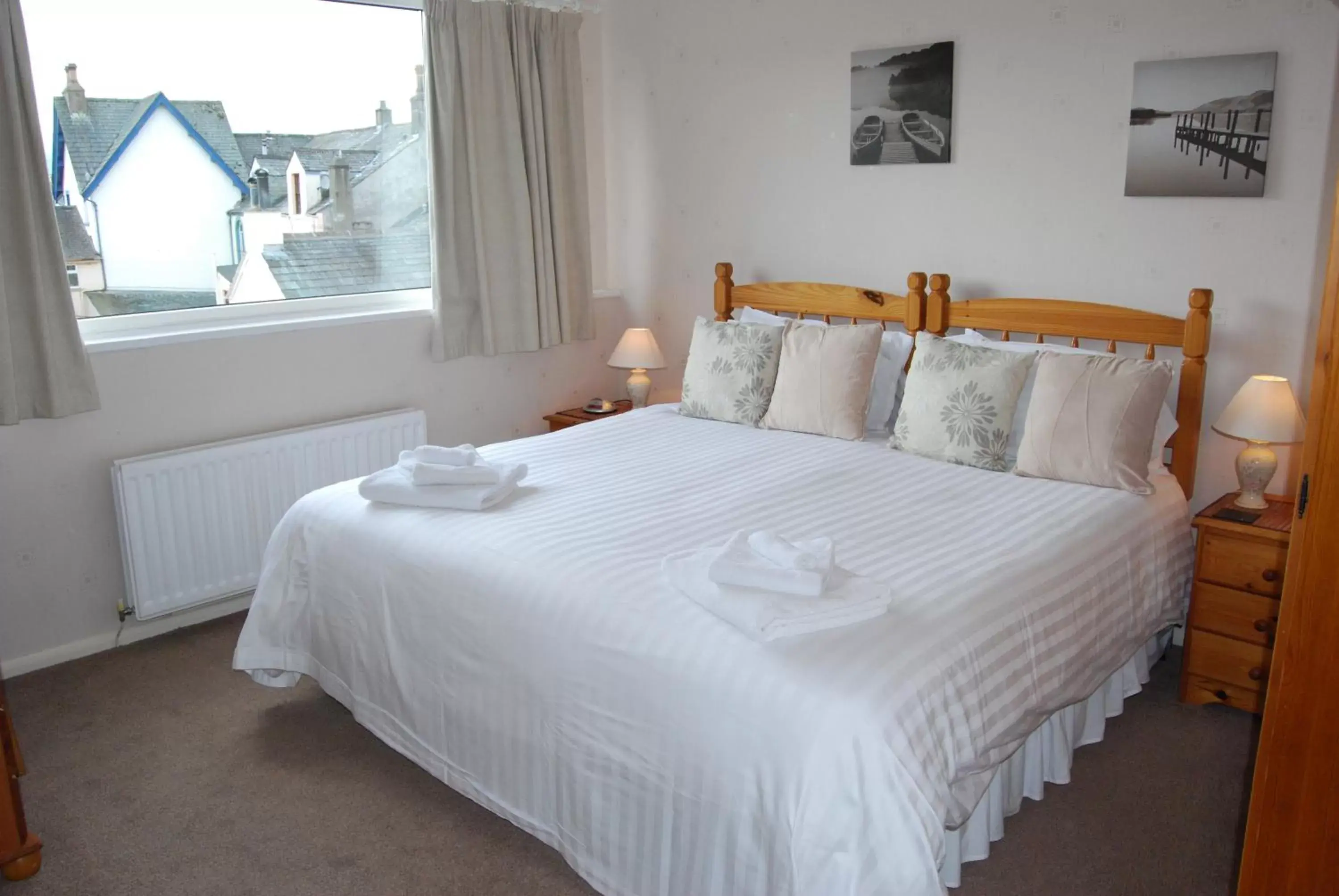 Day, Bed in Beckside Guest House Keswick