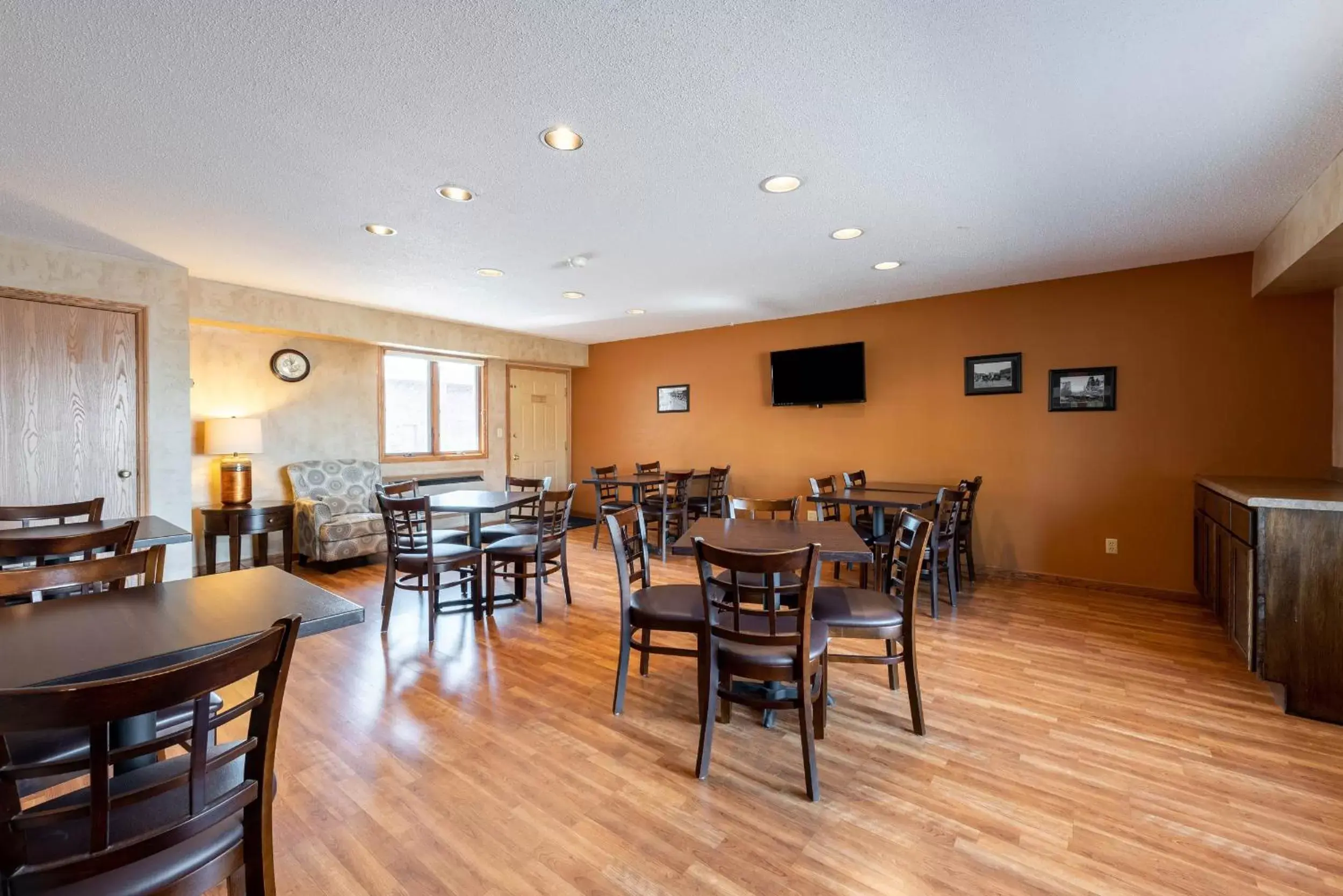 Business facilities, Restaurant/Places to Eat in Americas Best Value Inn St. Marys