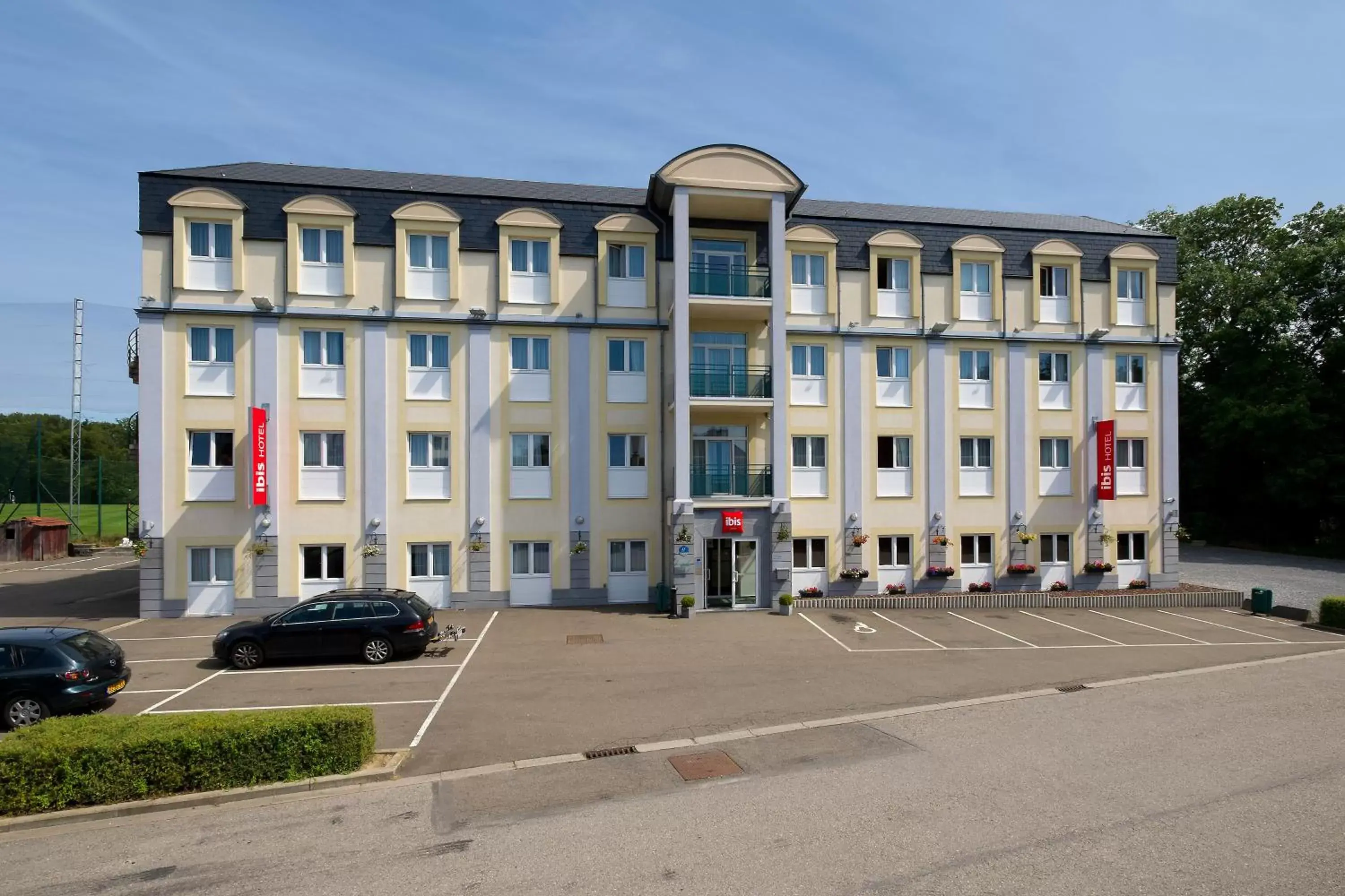 Facade/entrance, Property Building in ibis Liège Seraing