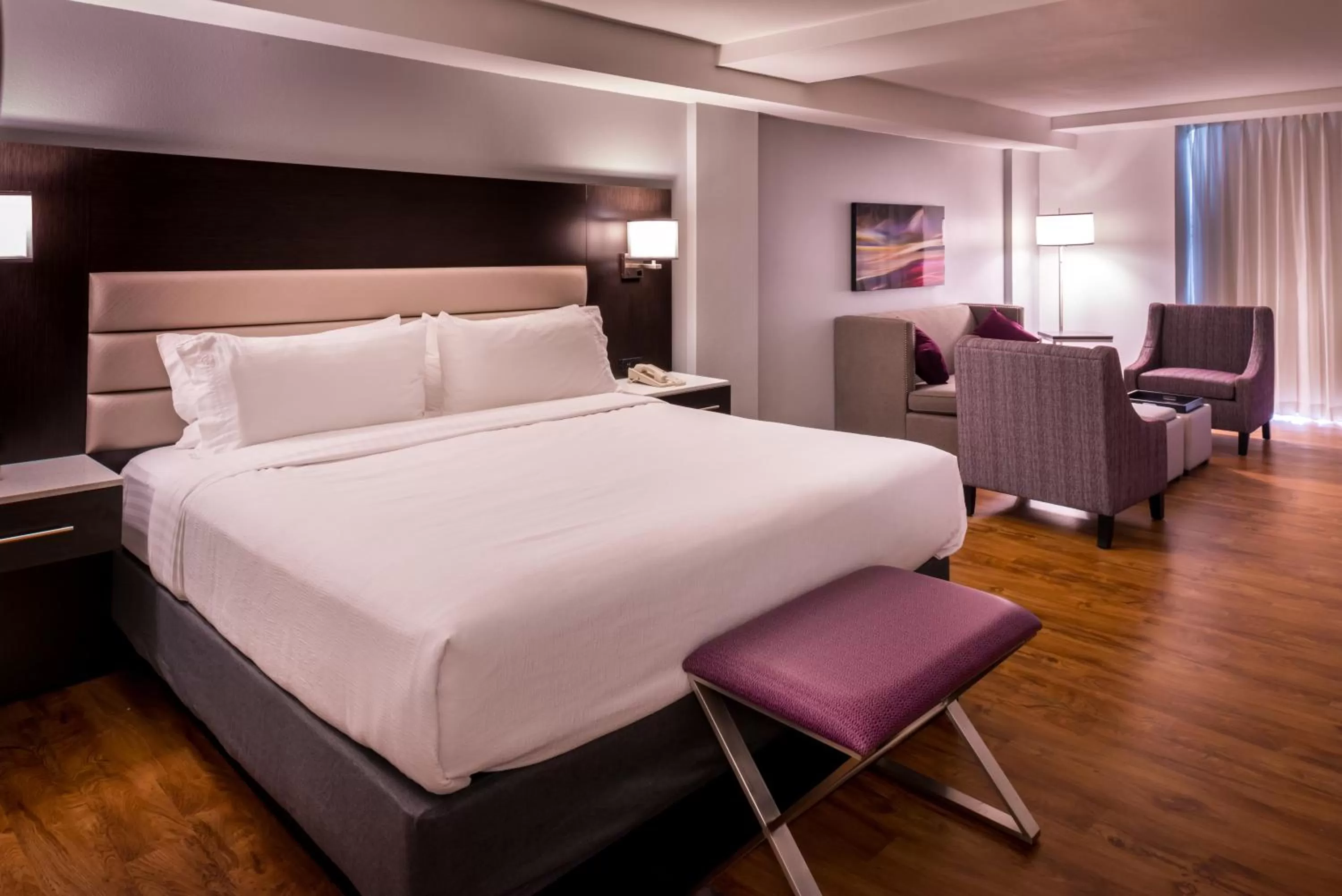 Photo of the whole room, Bed in Holiday Inn Hotel and Suites Beaumont-Plaza I-10 & Walden by IHG