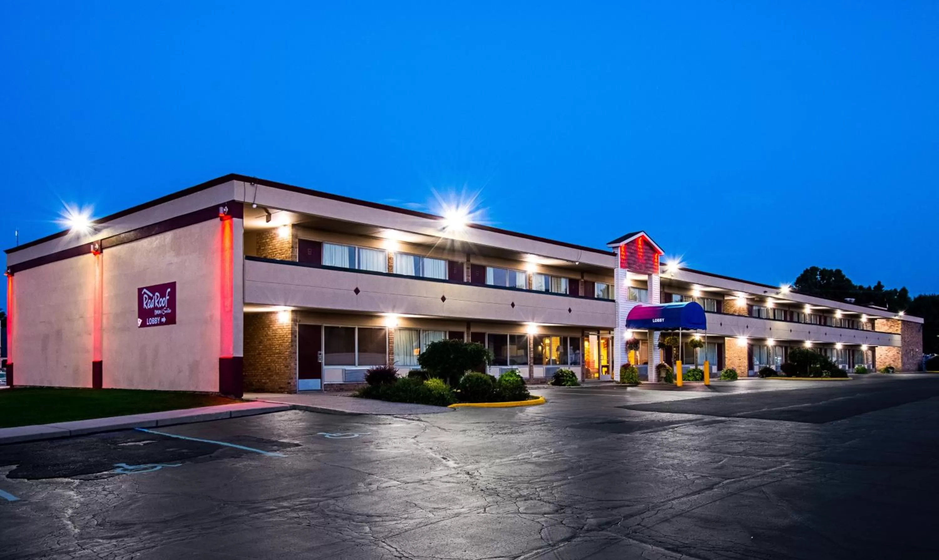 Property building in Red Roof Inn Battle Creek