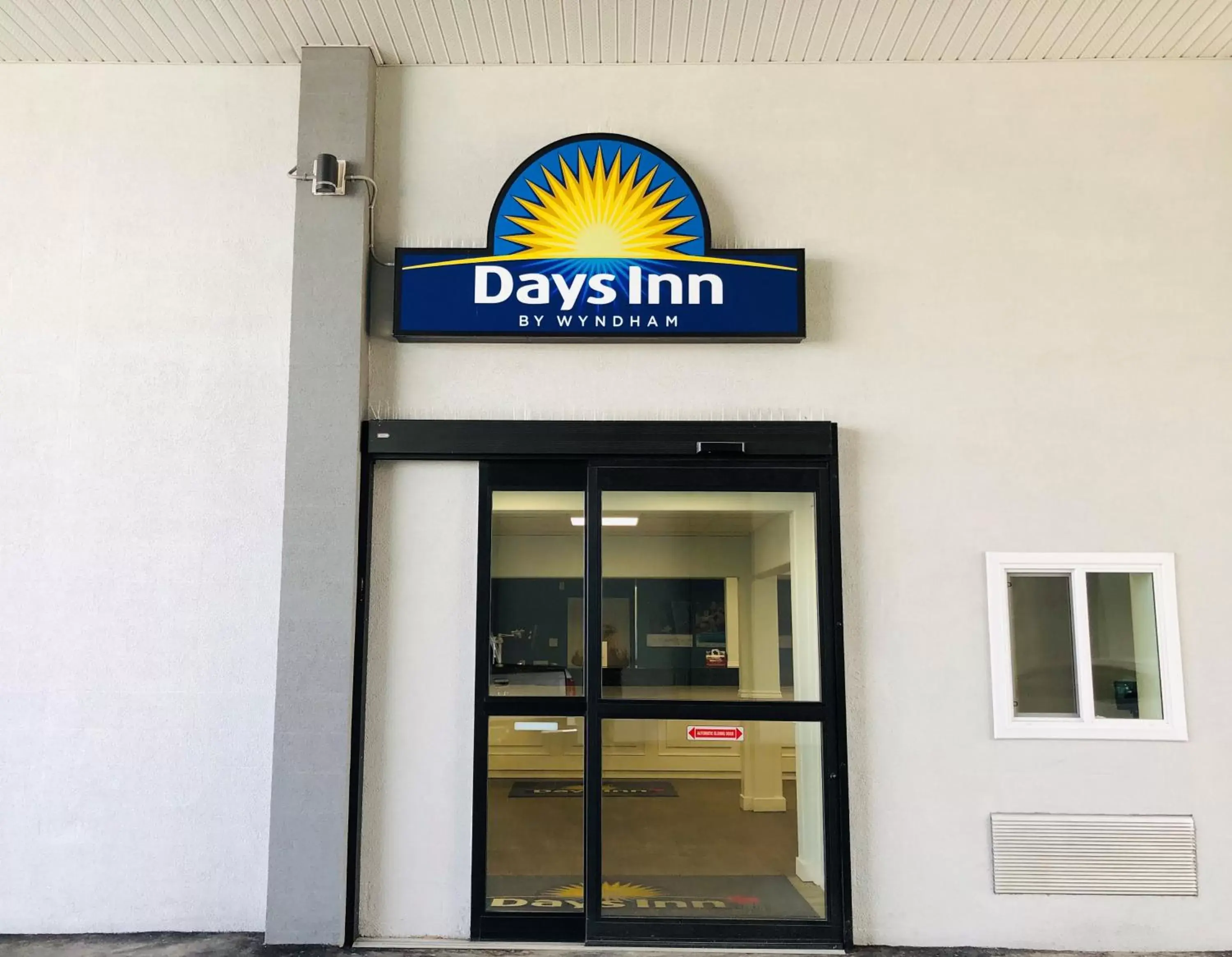 Property building in Days Inn by Wyndham Kamloops BC