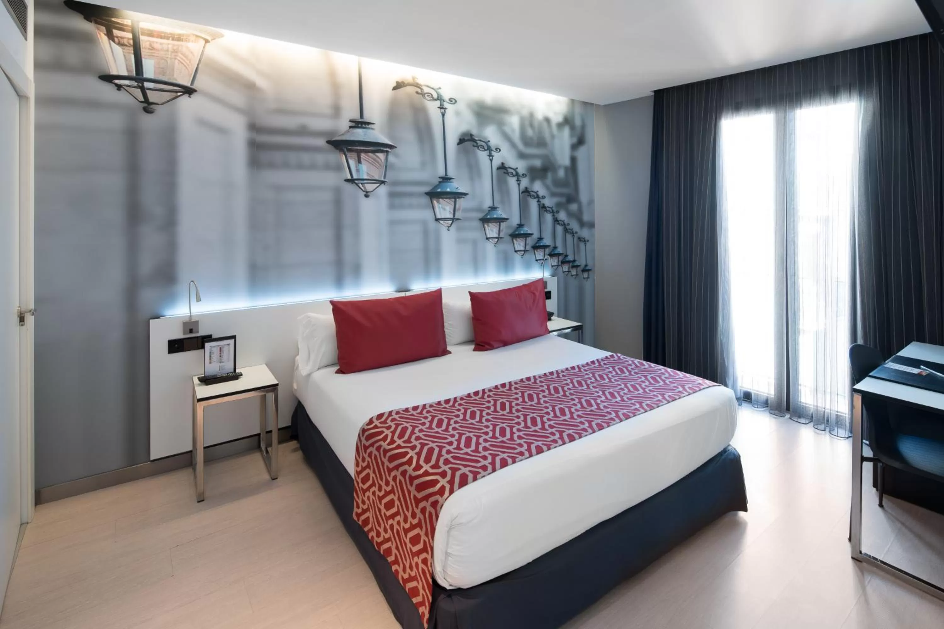 Photo of the whole room, Bed in Catalonia Avinyo