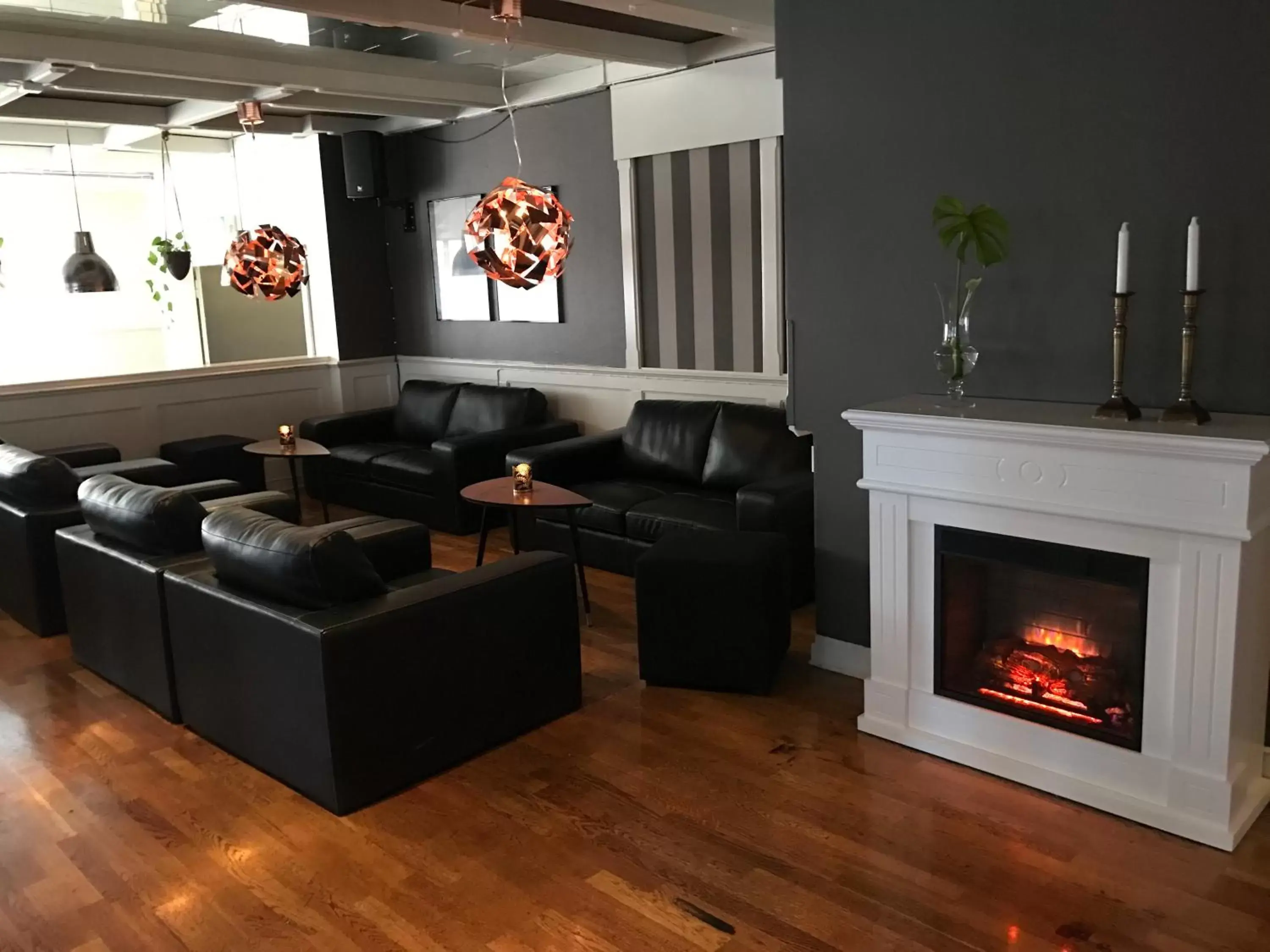 Food and drinks, Seating Area in First Hotel Statt