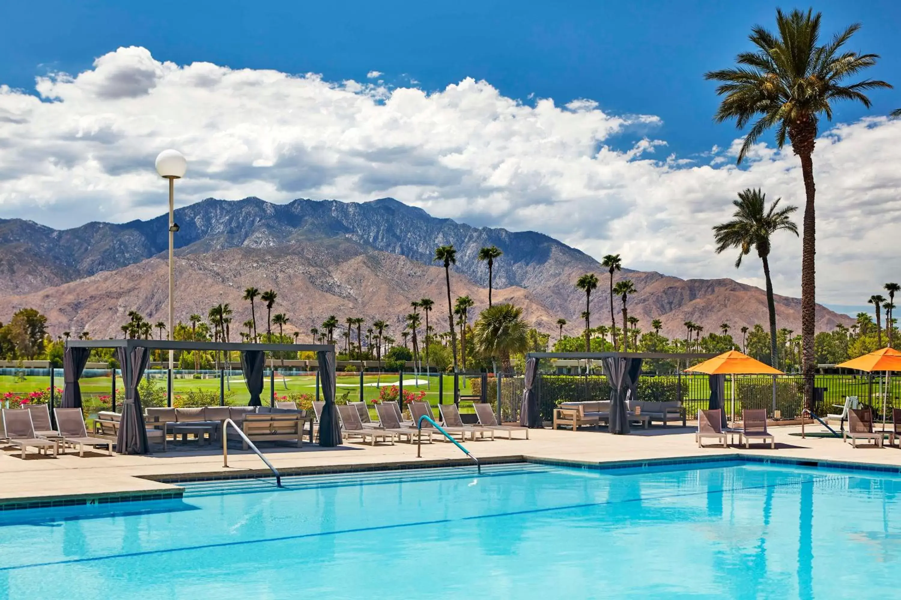 Pool view, Swimming Pool in DoubleTree by Hilton Golf Resort Palm Springs