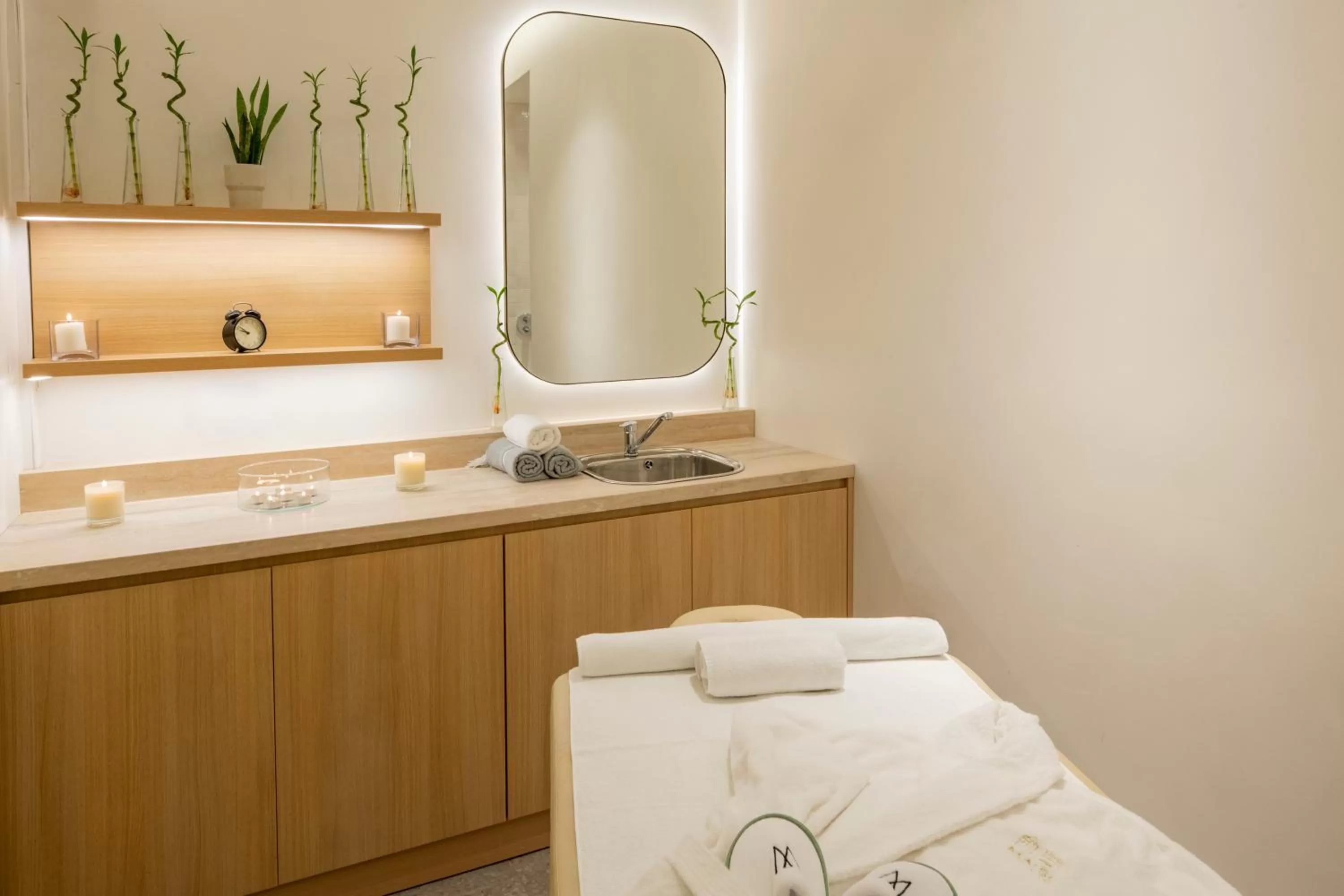 Swimming pool in Maison Sofia - MGallery