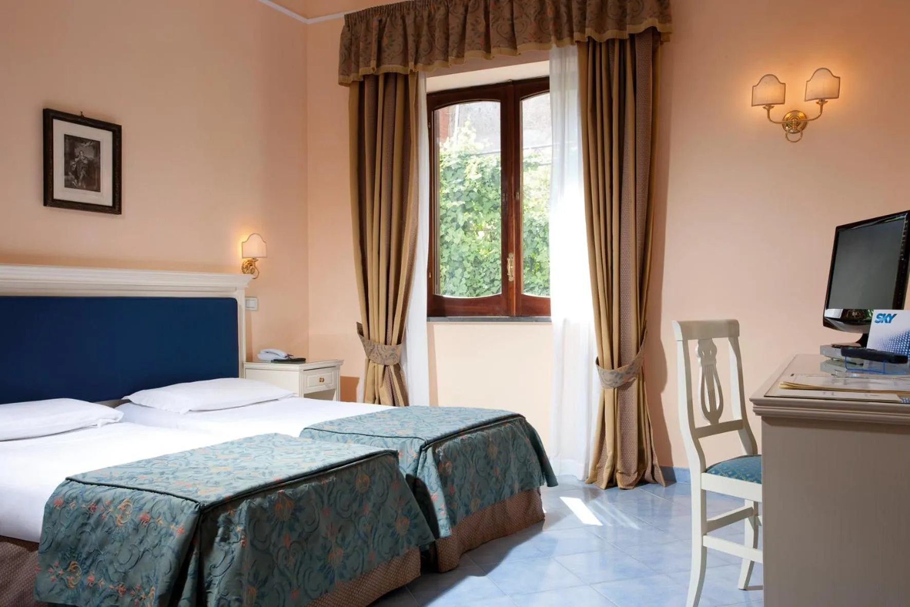 Bedroom, Bed in Hotel Iaccarino