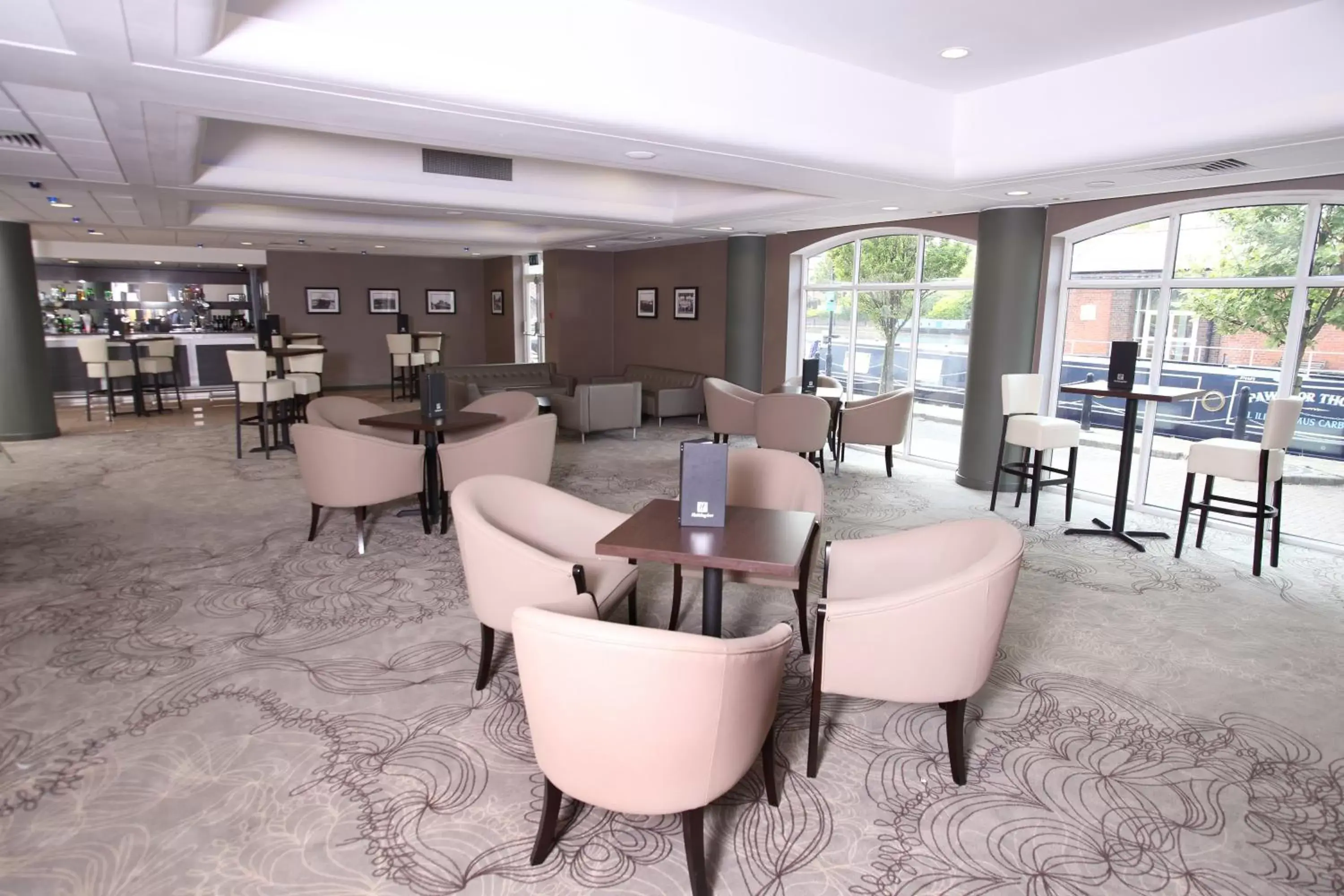 Banquet/Function facilities, Lounge/Bar in Holiday Inn Ellesmere Port/Cheshire Oaks, an IHG Hotel