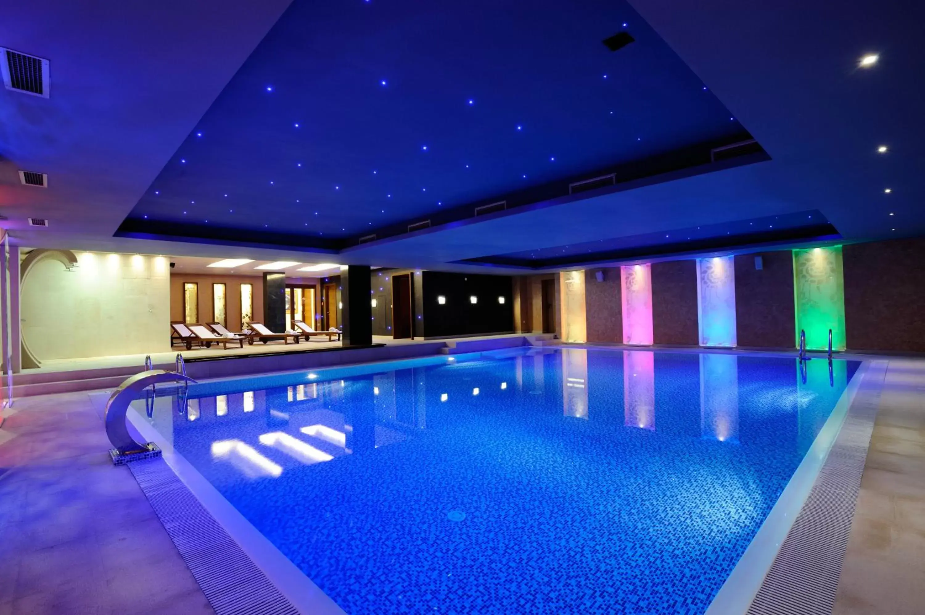 Swimming Pool in Novotel Sarajevo Bristol