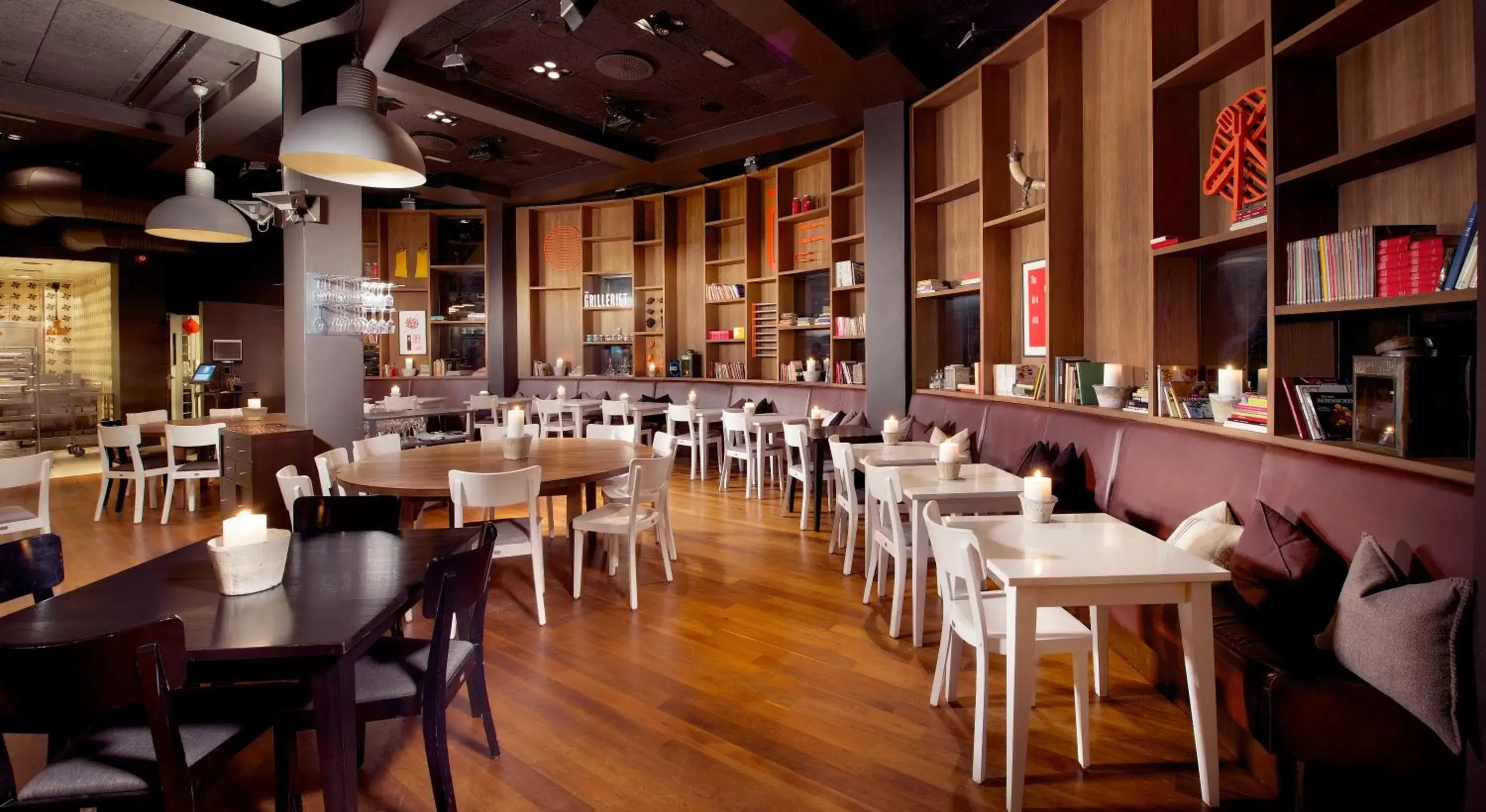 Restaurant/places to eat in Home Hotel Folketeateret Restaurant/places to eat in Home Hotel Folketeateret