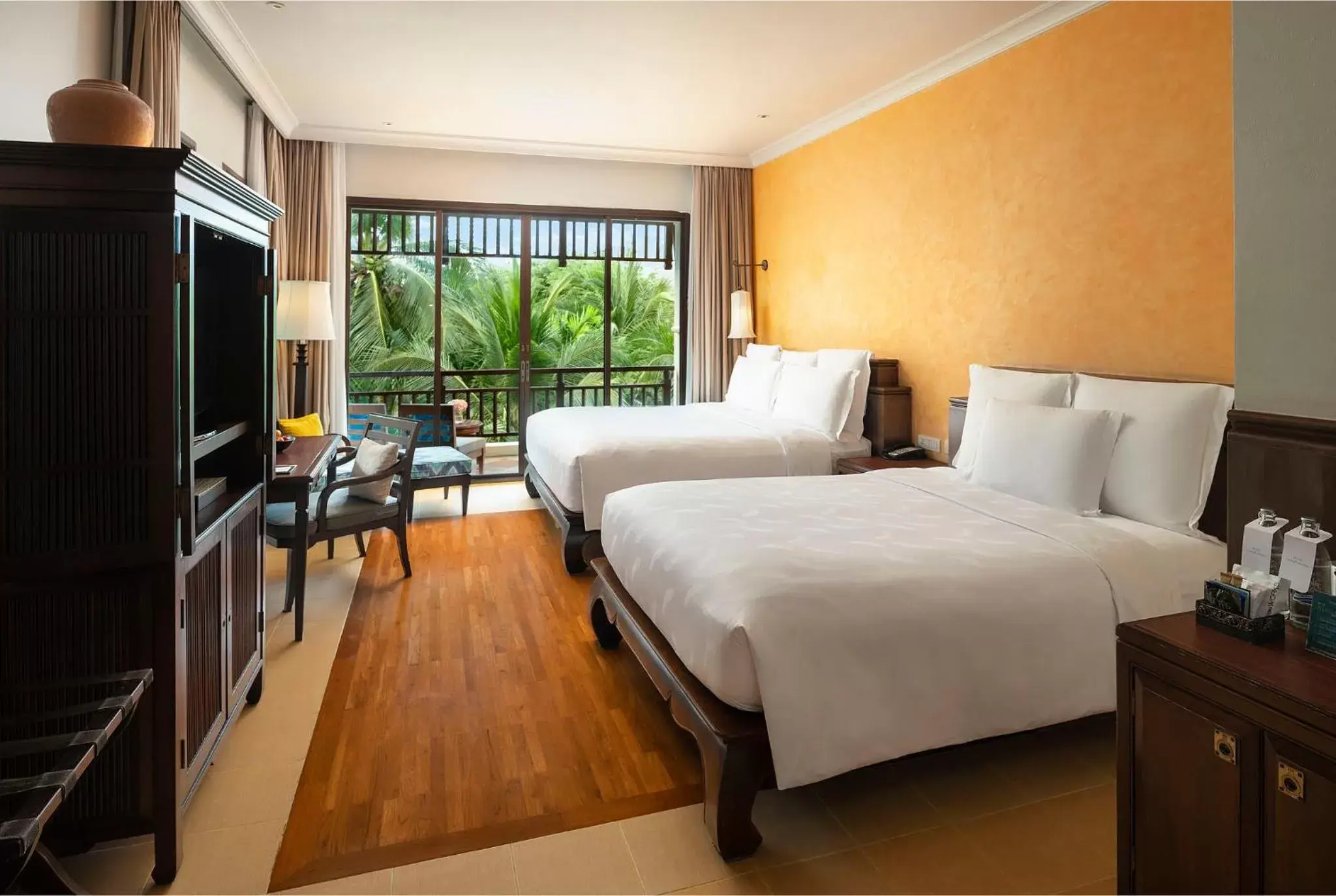 Bedroom in InterContinental Pattaya Resort, an IHG Hotel