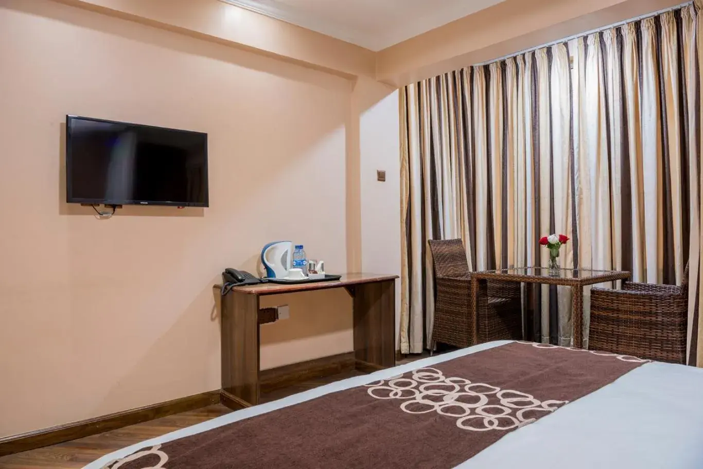 TV and multimedia, Bed in Airport Landing Hotel