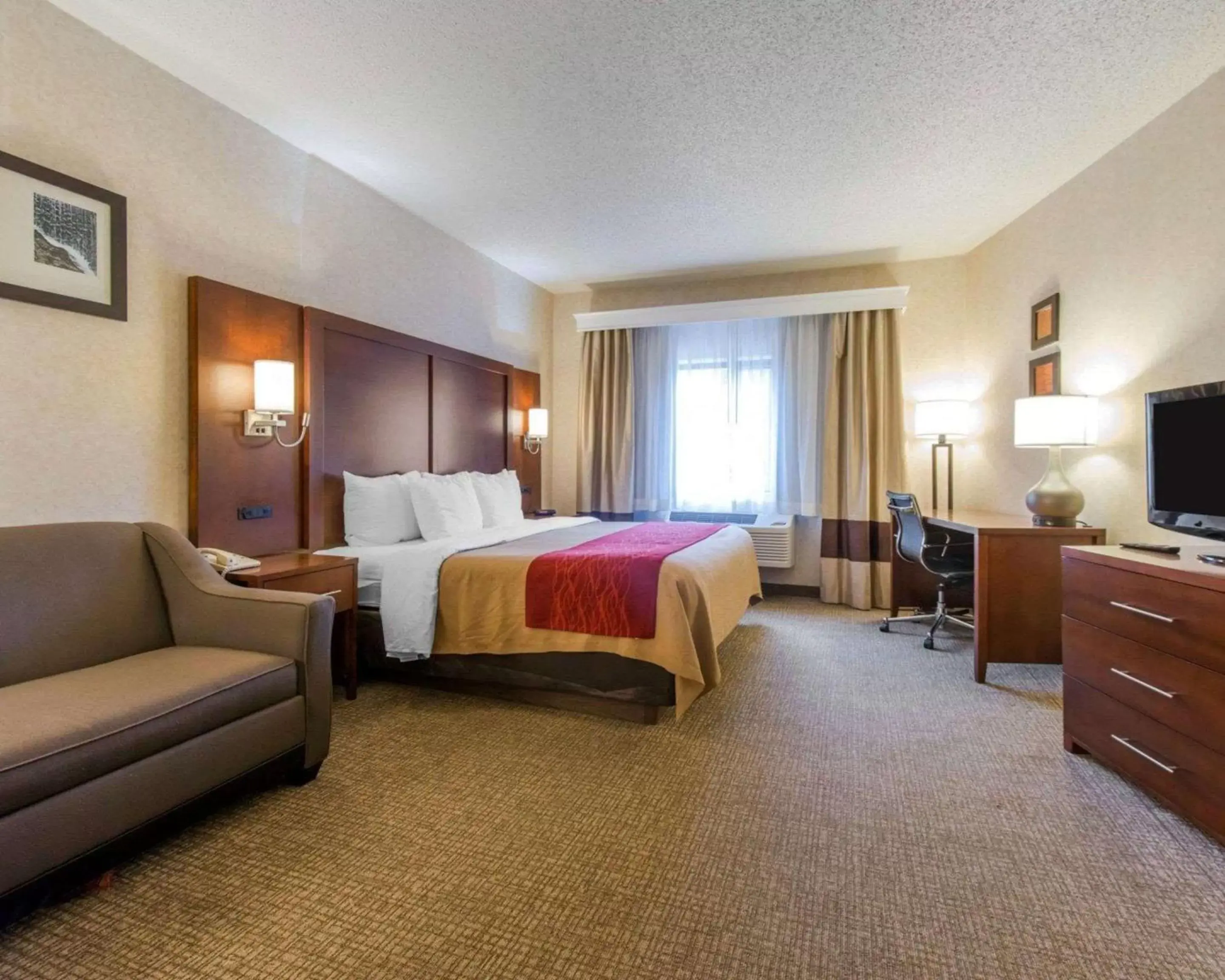 Photo of the whole room in Comfort Inn North Colorado Springs